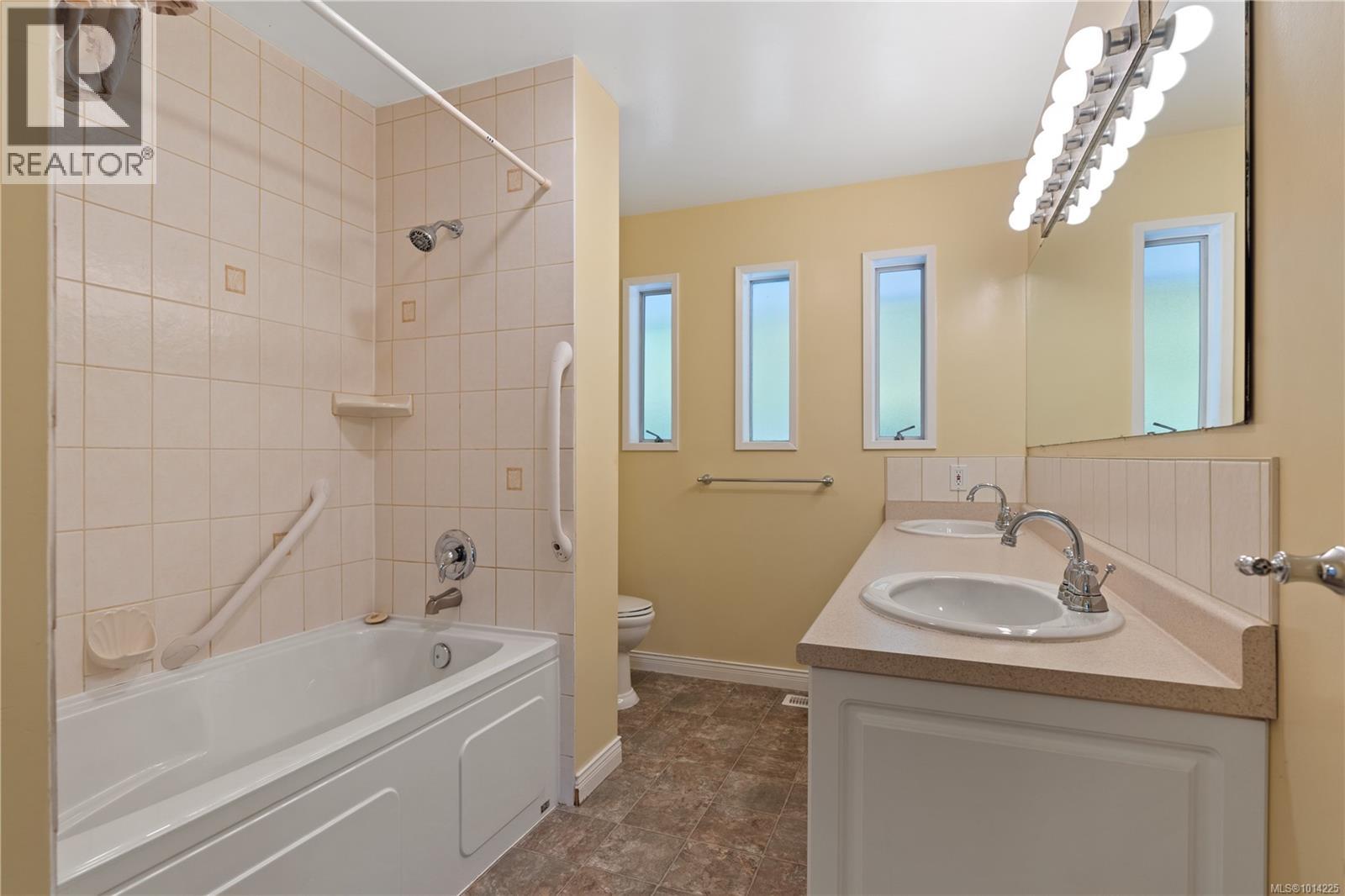 2108 Wenman Dr, Saanich