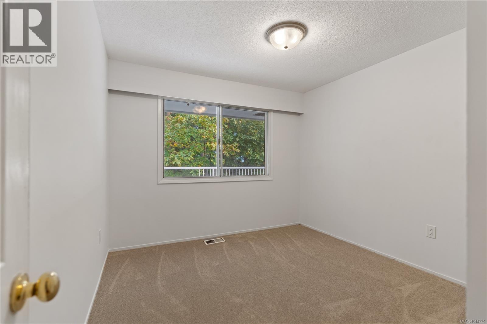 2108 Wenman Dr, Saanich