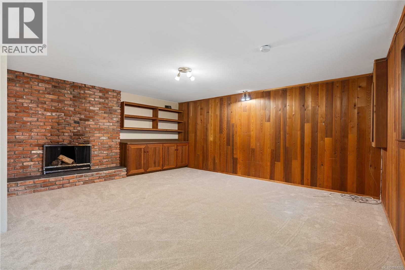 2108 Wenman Dr, Saanich