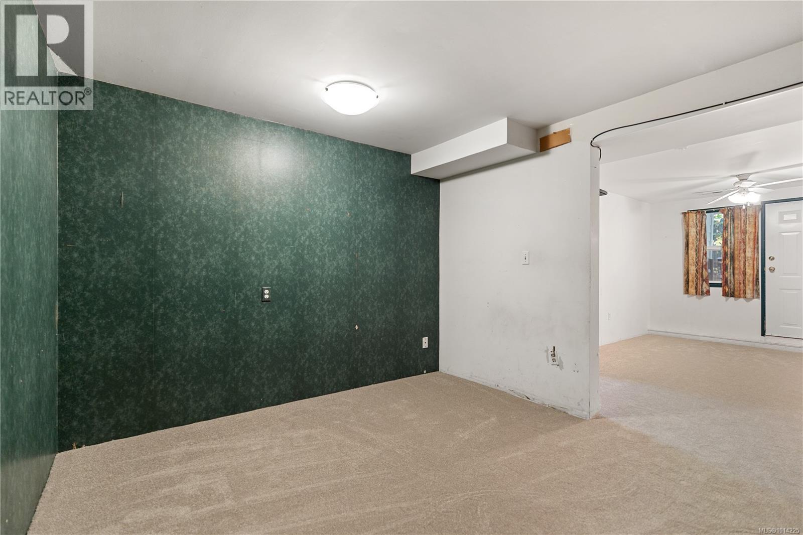 2108 Wenman Dr, Saanich