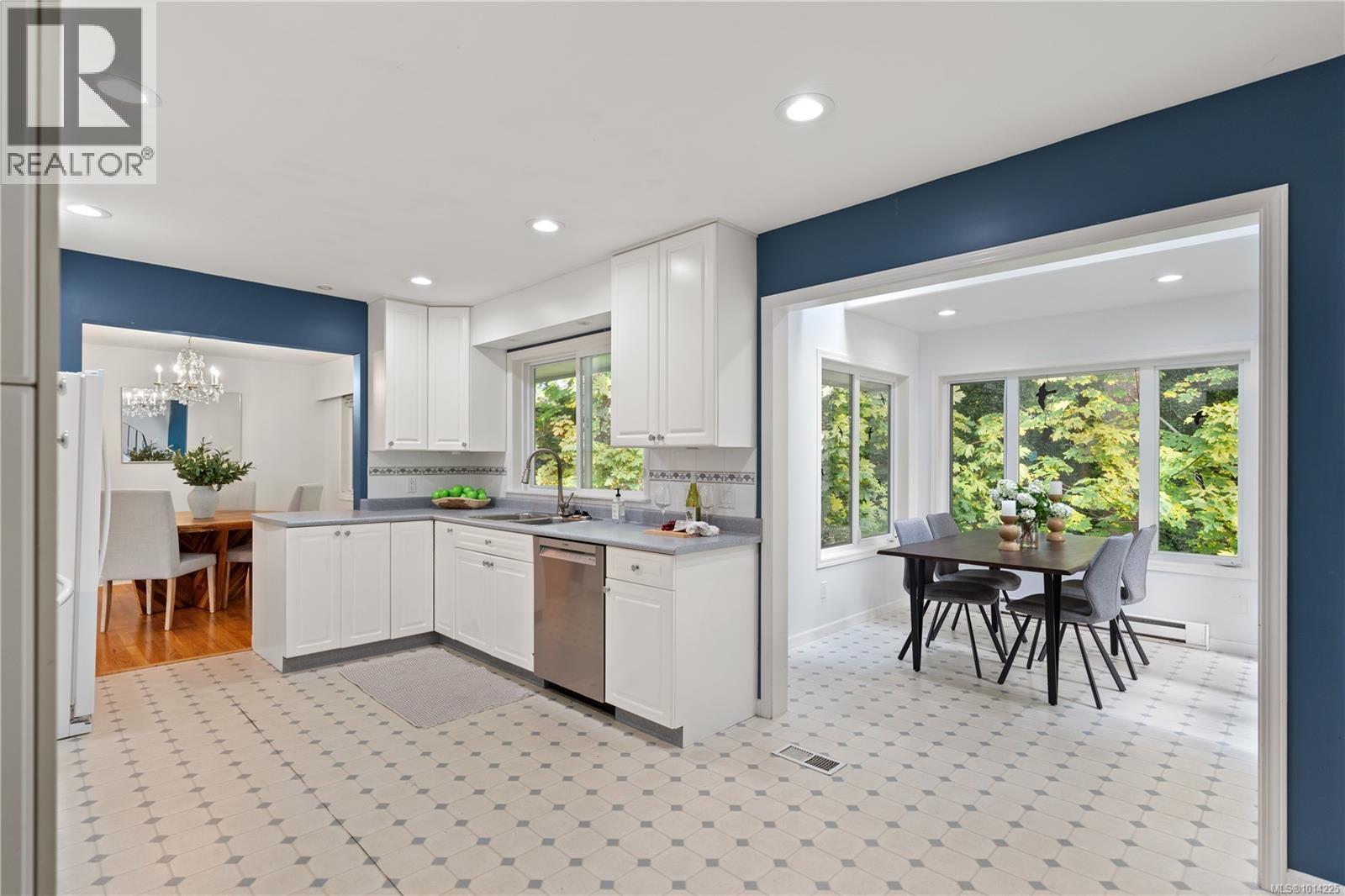 2108 Wenman Dr, Saanich