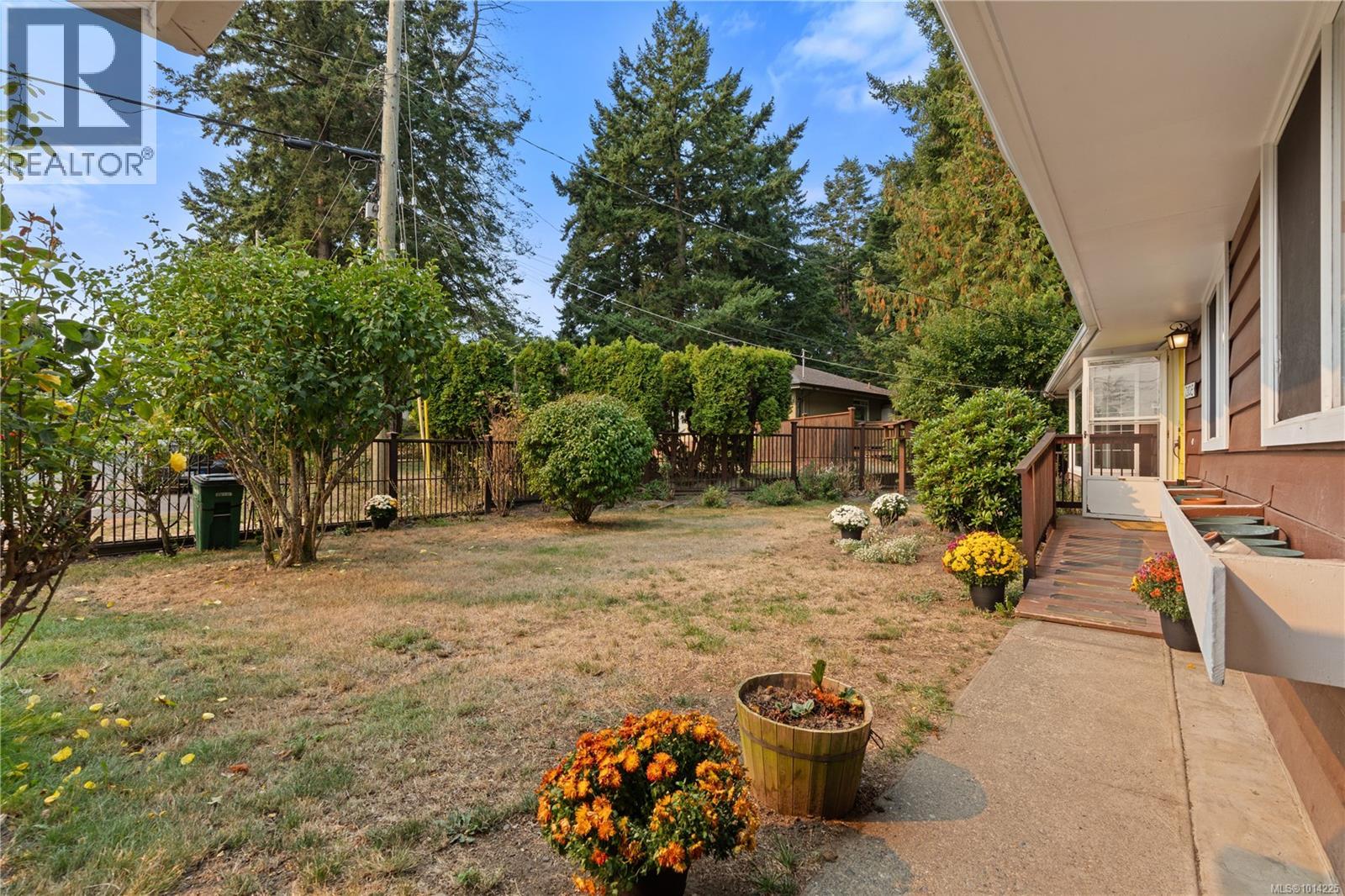 2108 Wenman Dr, Saanich