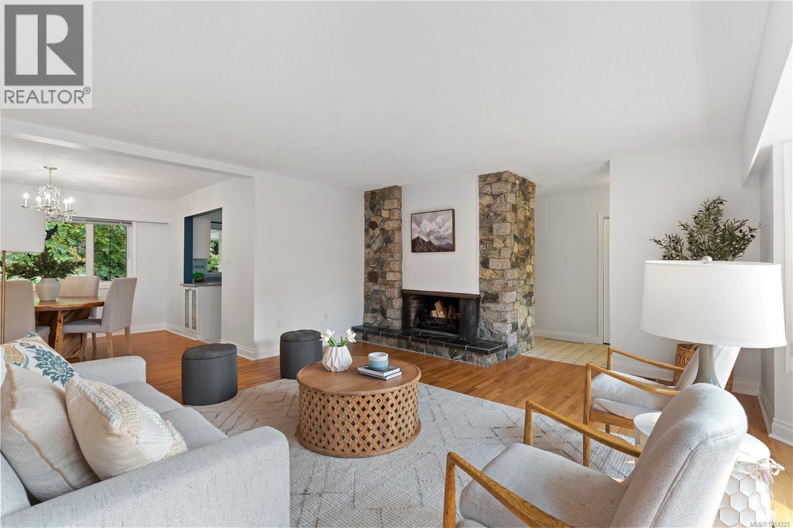 2108 Wenman Dr, Saanich