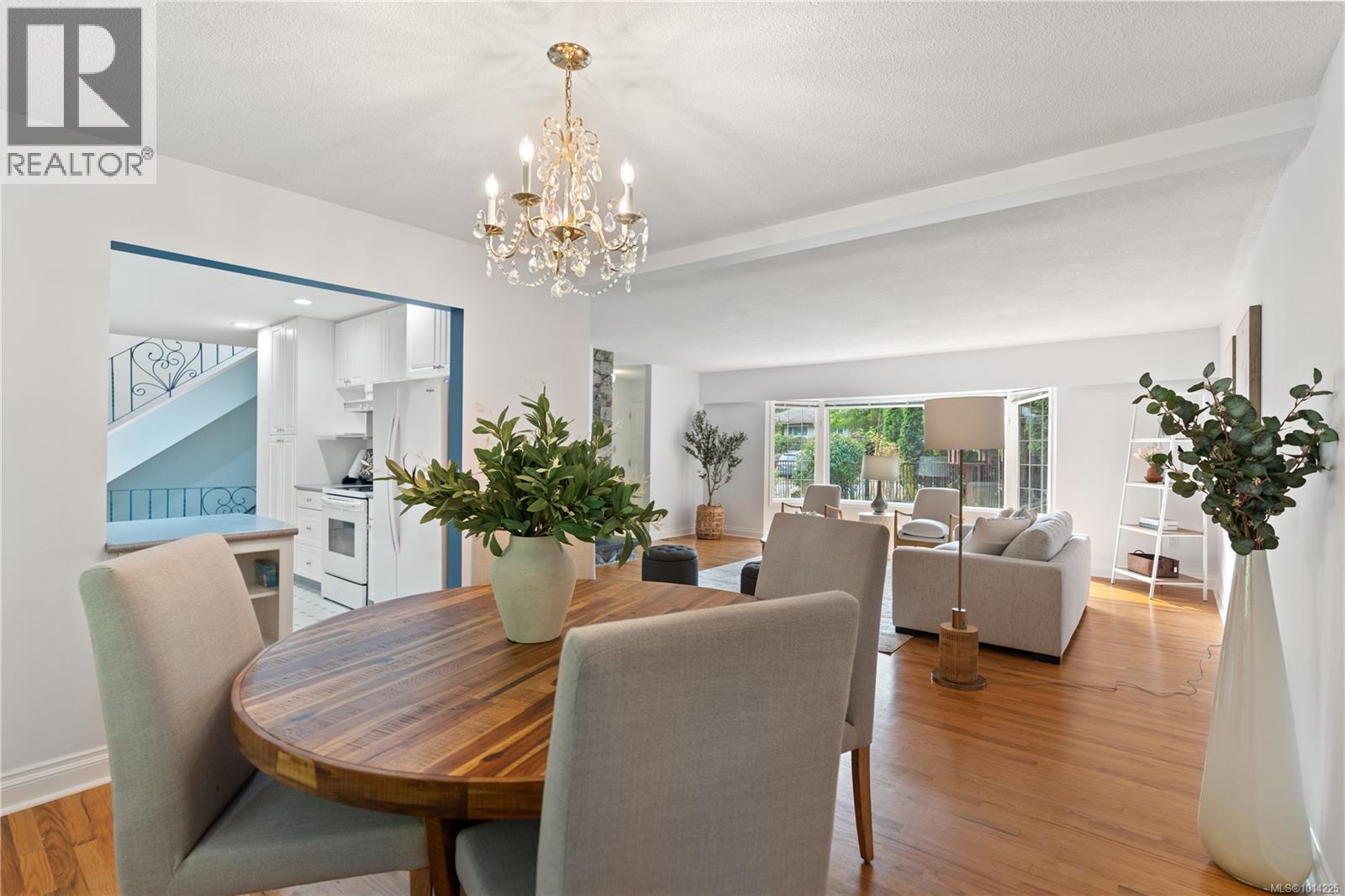 2108 Wenman Dr, Saanich