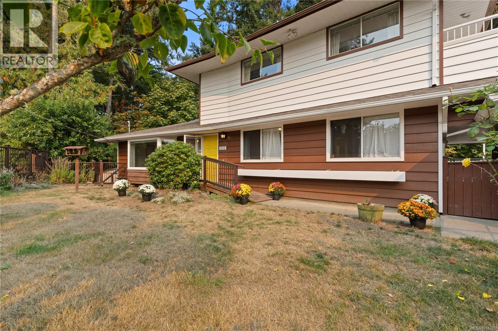 2108 Wenman Dr, Saanich