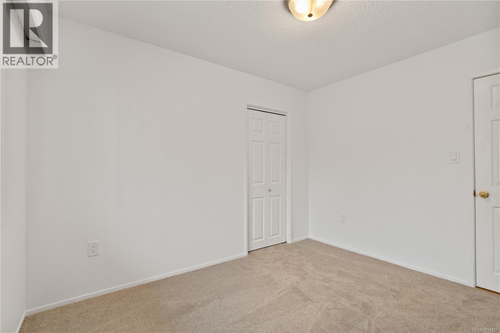 2108 Wenman Dr, Saanich