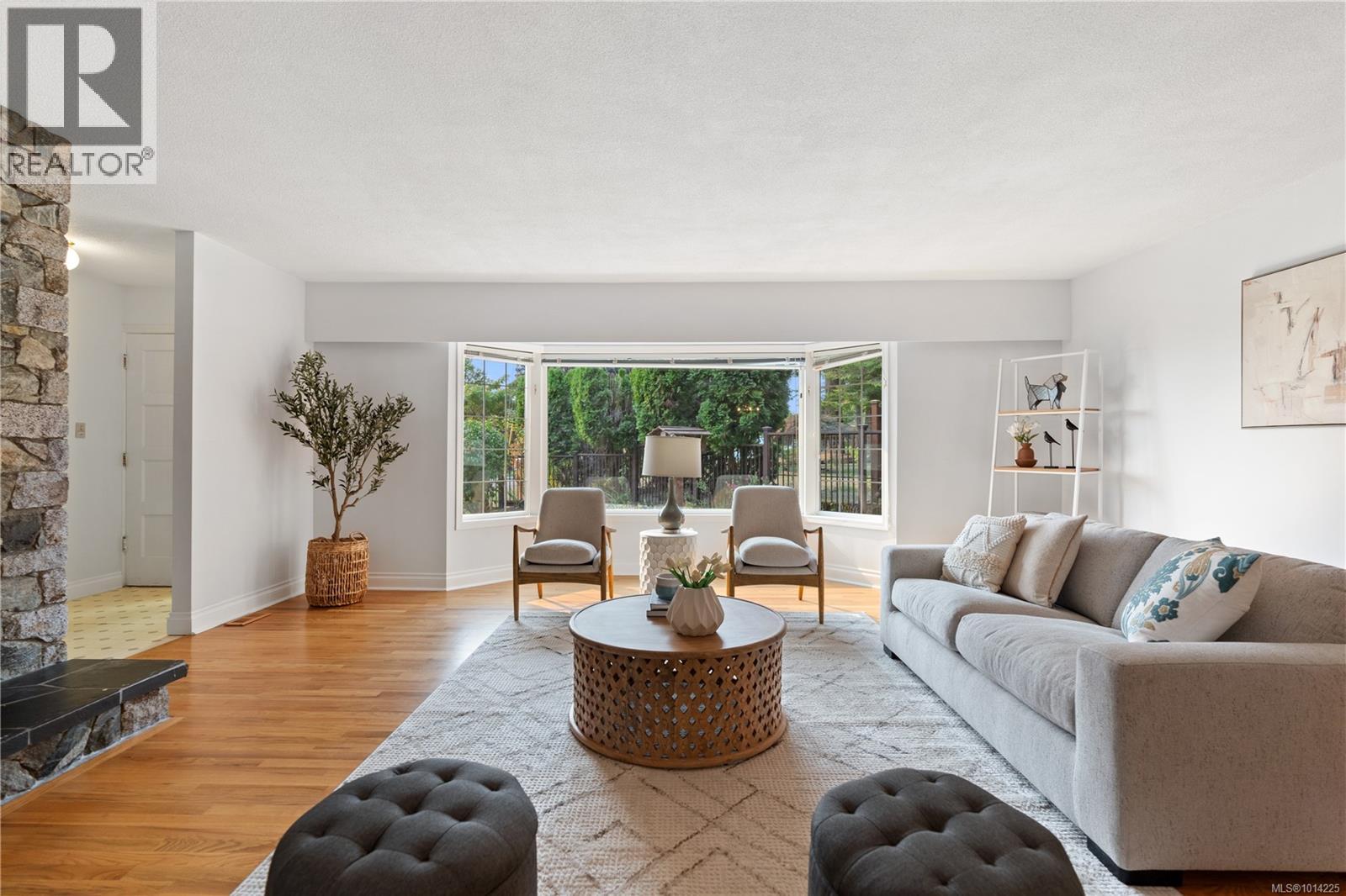 2108 Wenman Dr, Saanich