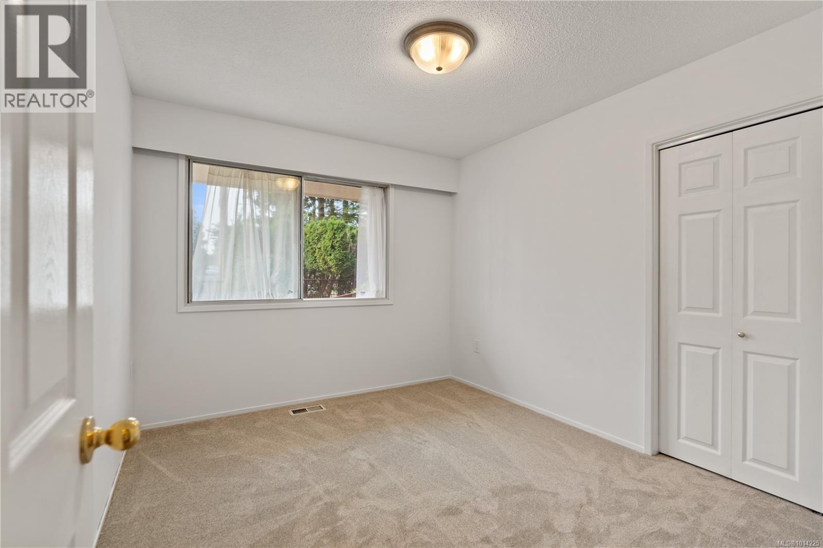 2108 Wenman Dr, Saanich
