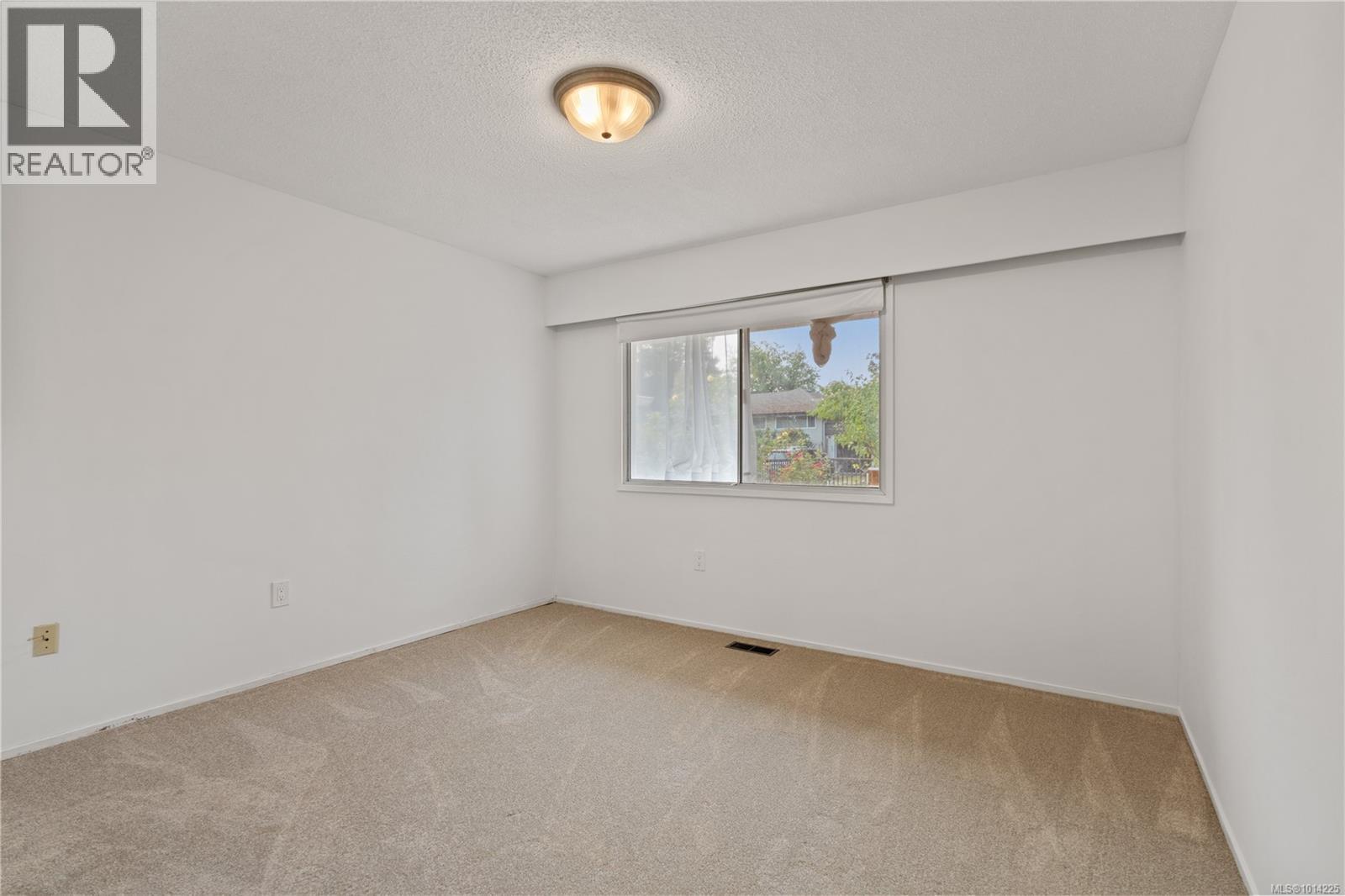 2108 Wenman Dr, Saanich