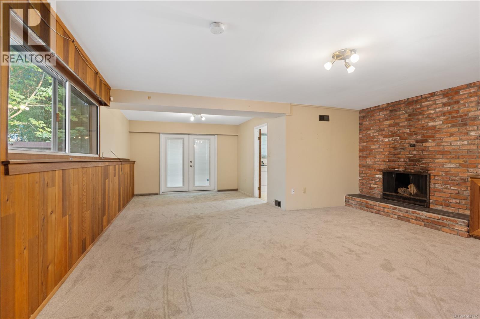 2108 Wenman Dr, Saanich
