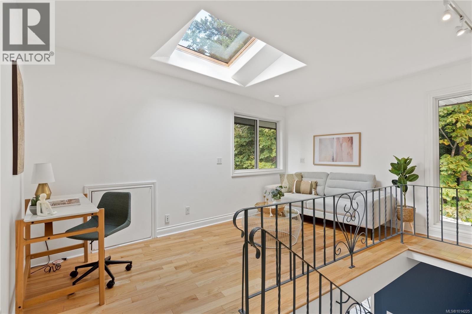 2108 Wenman Dr, Saanich