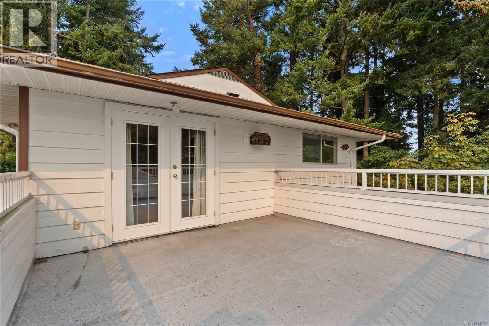 2108 Wenman Dr, Saanich