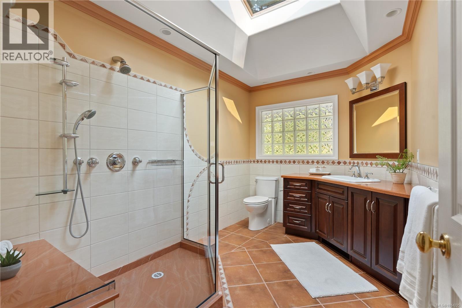 2108 Wenman Dr, Saanich