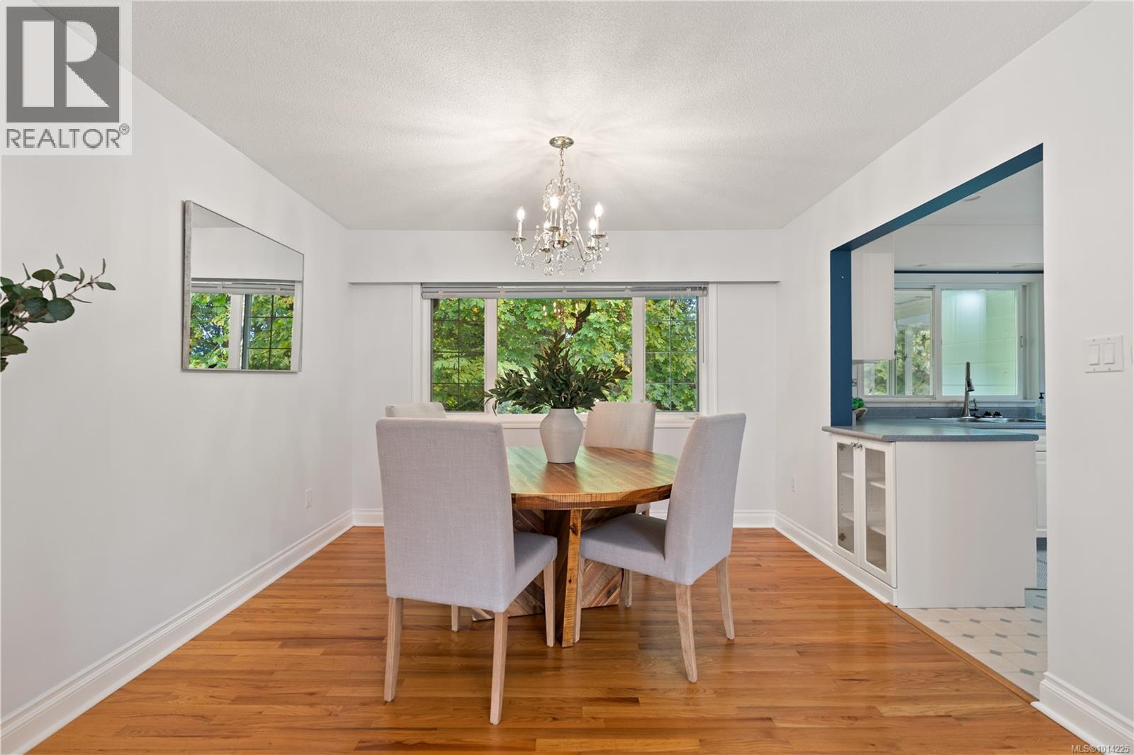 2108 Wenman Dr, Saanich