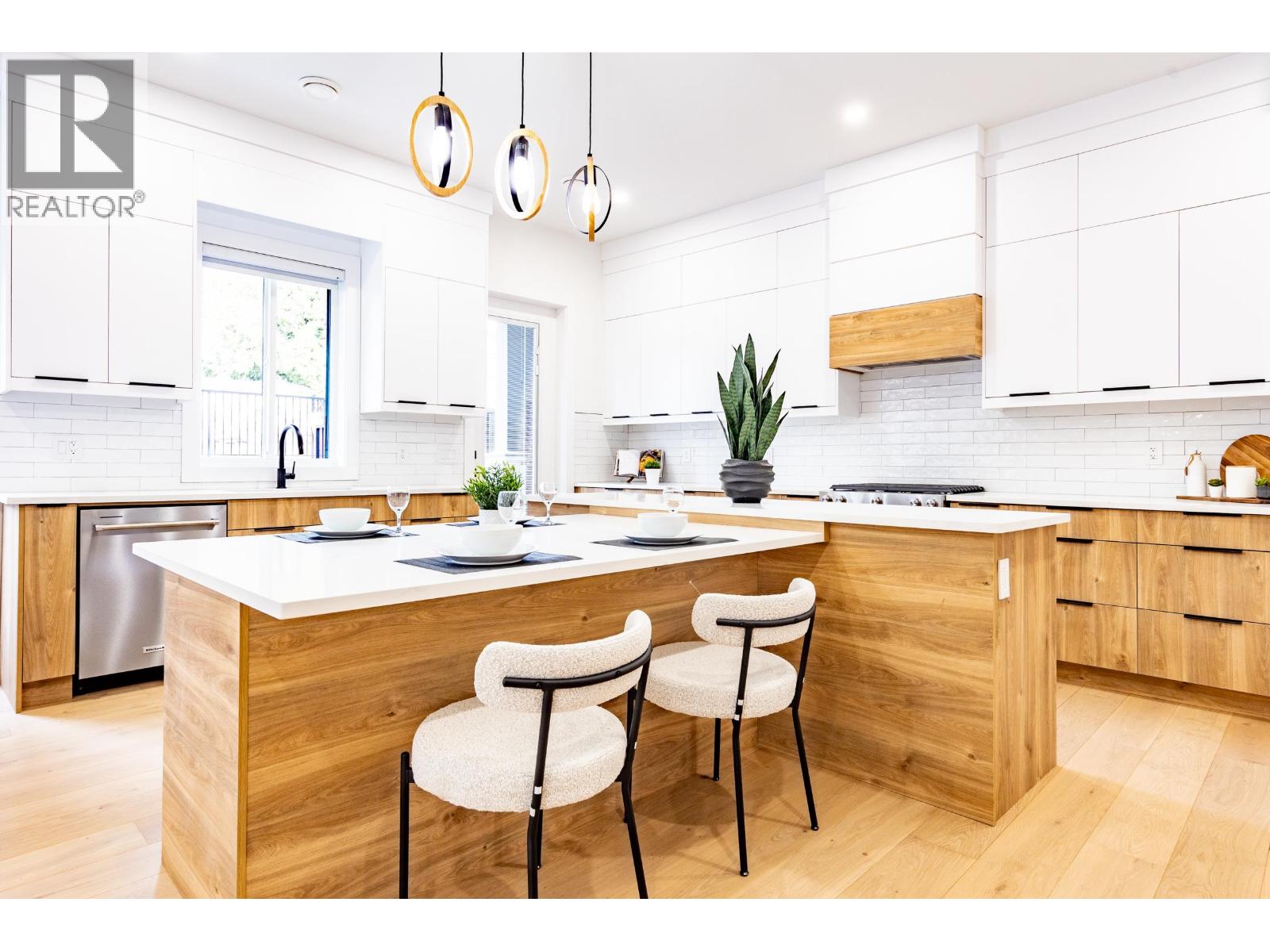104 941 DANSEY AVENUE, Coquitlam