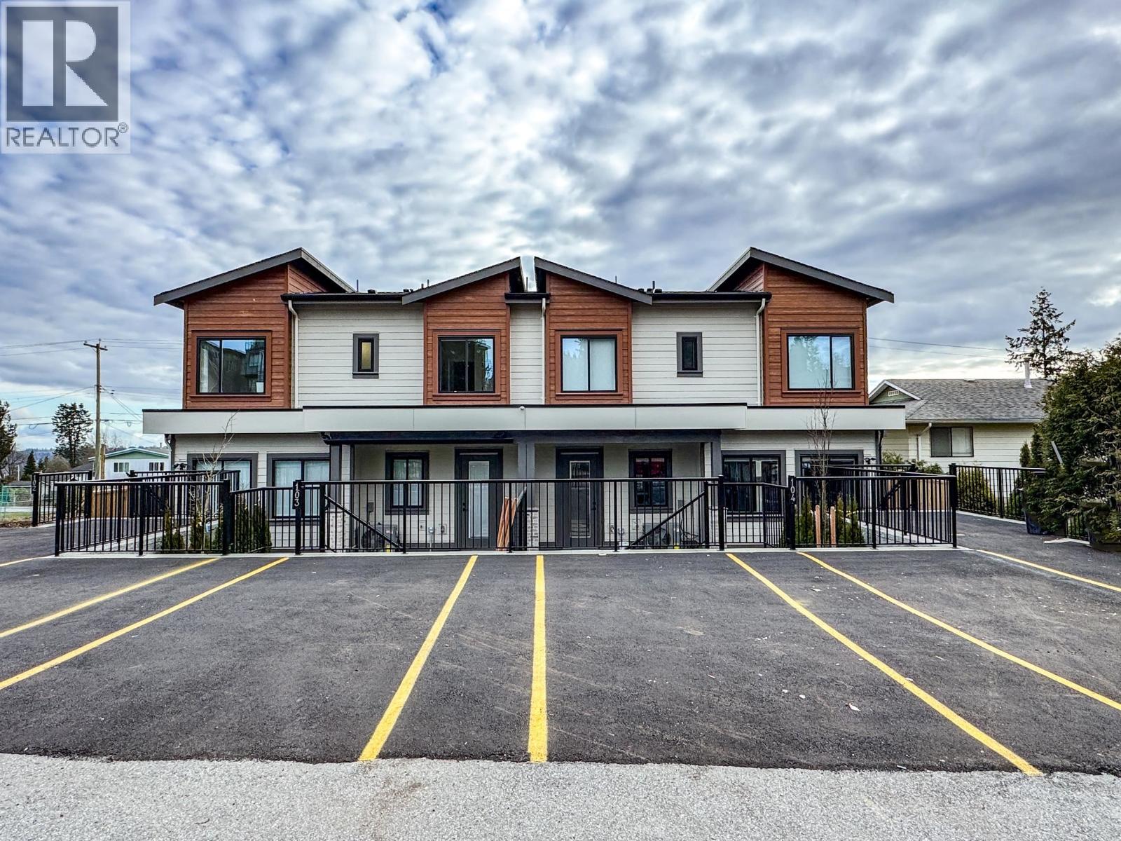104 941 DANSEY AVENUE, Coquitlam