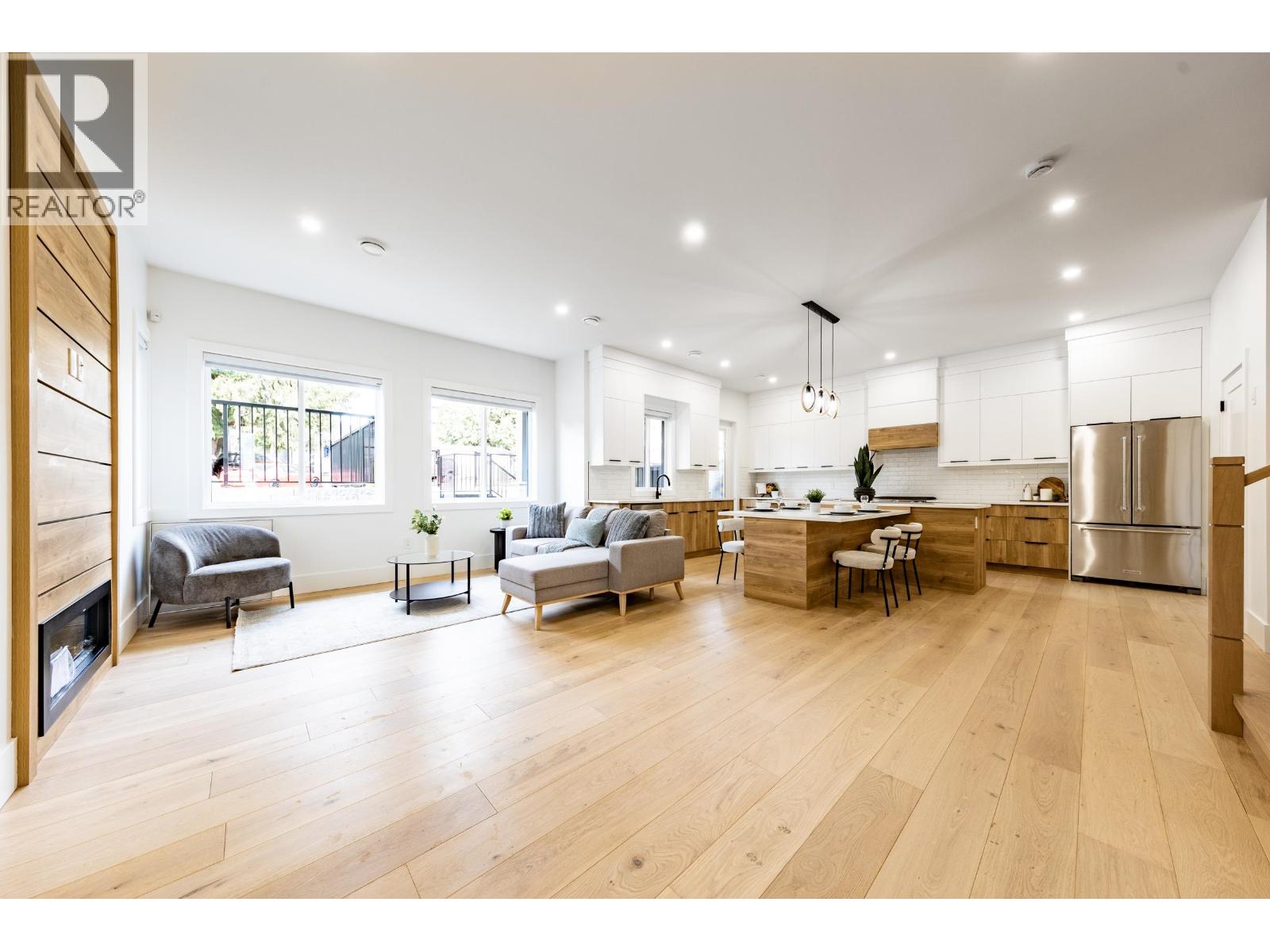 104 941 DANSEY AVENUE, Coquitlam
