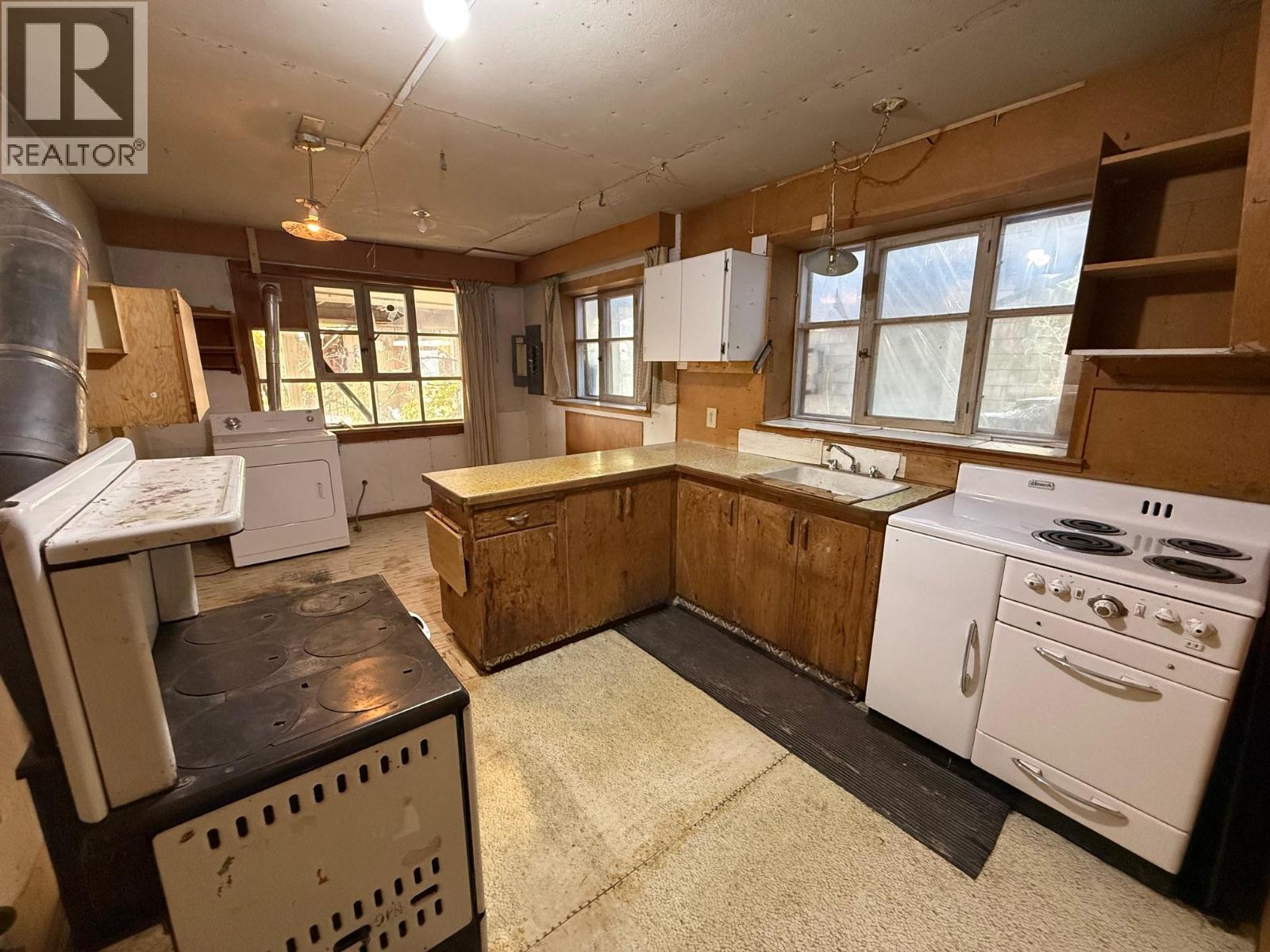  11415 Giants Head Road, Summerland