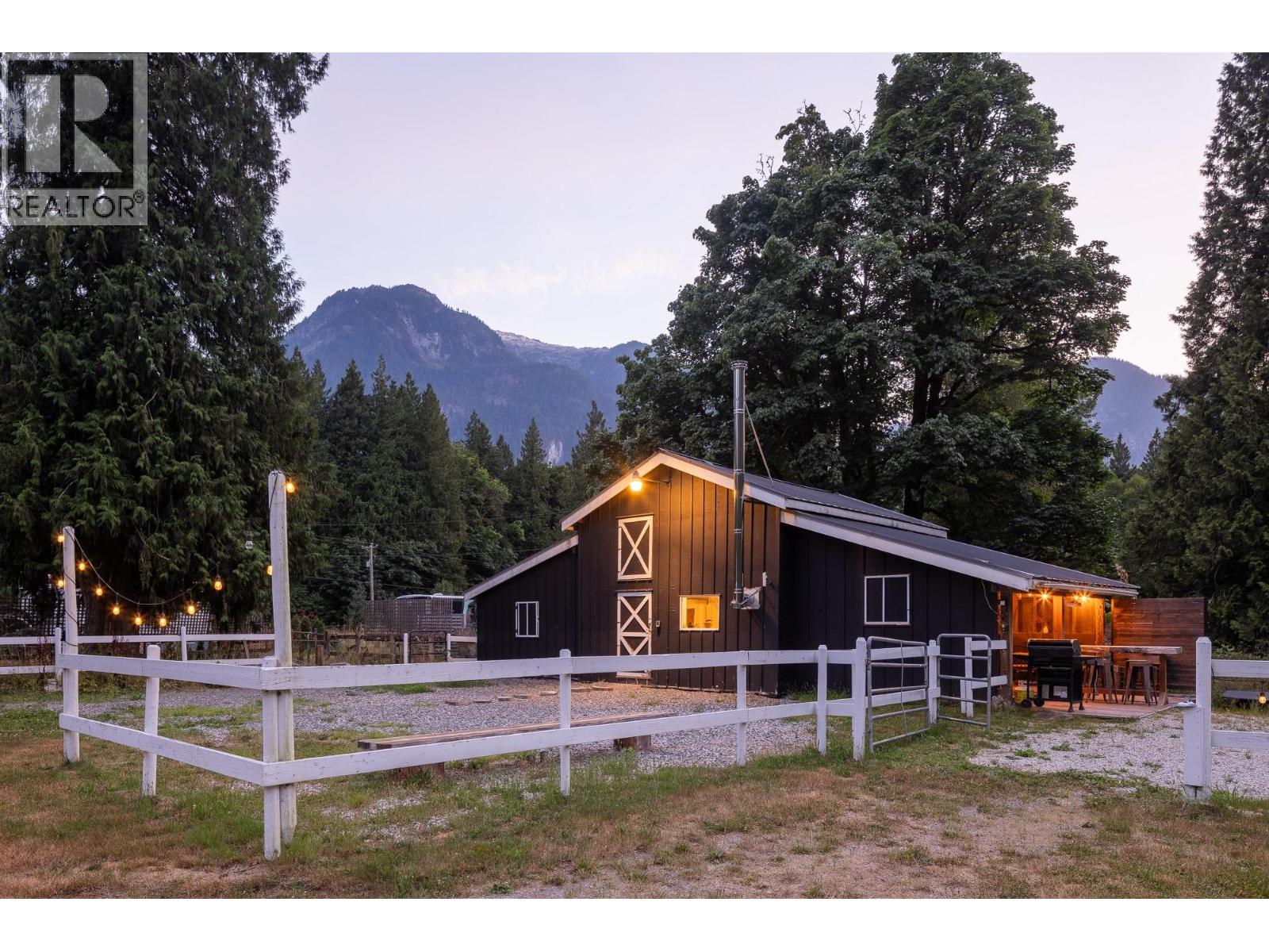 14848 SQUAMISH VALLEY ROAD, Squamish