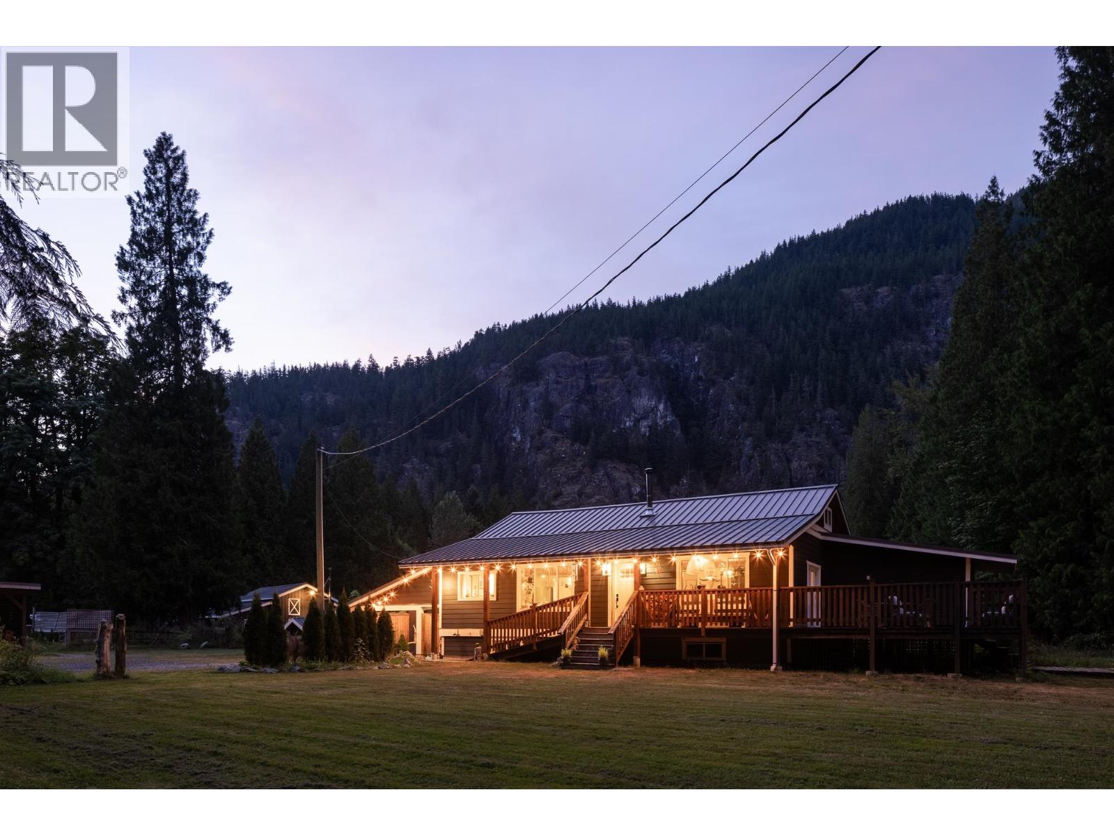 14848 SQUAMISH VALLEY ROAD, Squamish