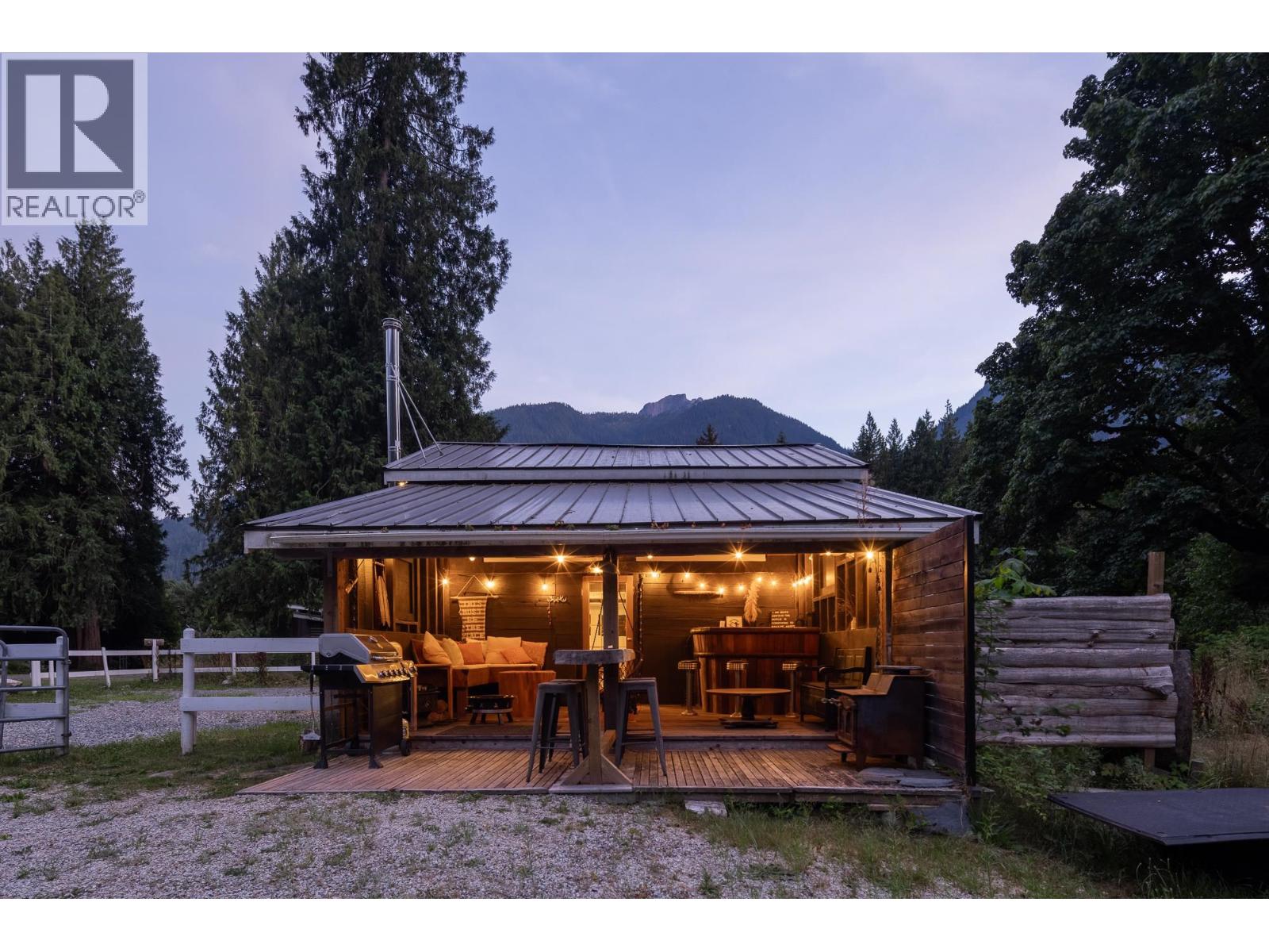 14848 SQUAMISH VALLEY ROAD, Squamish