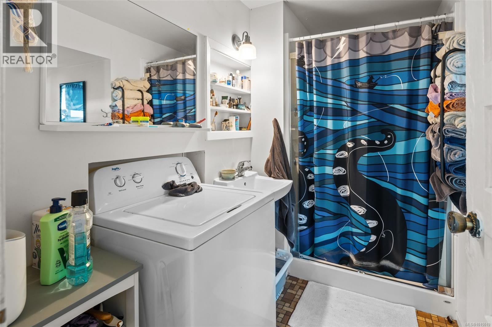  2639 Prior Street, Victoria