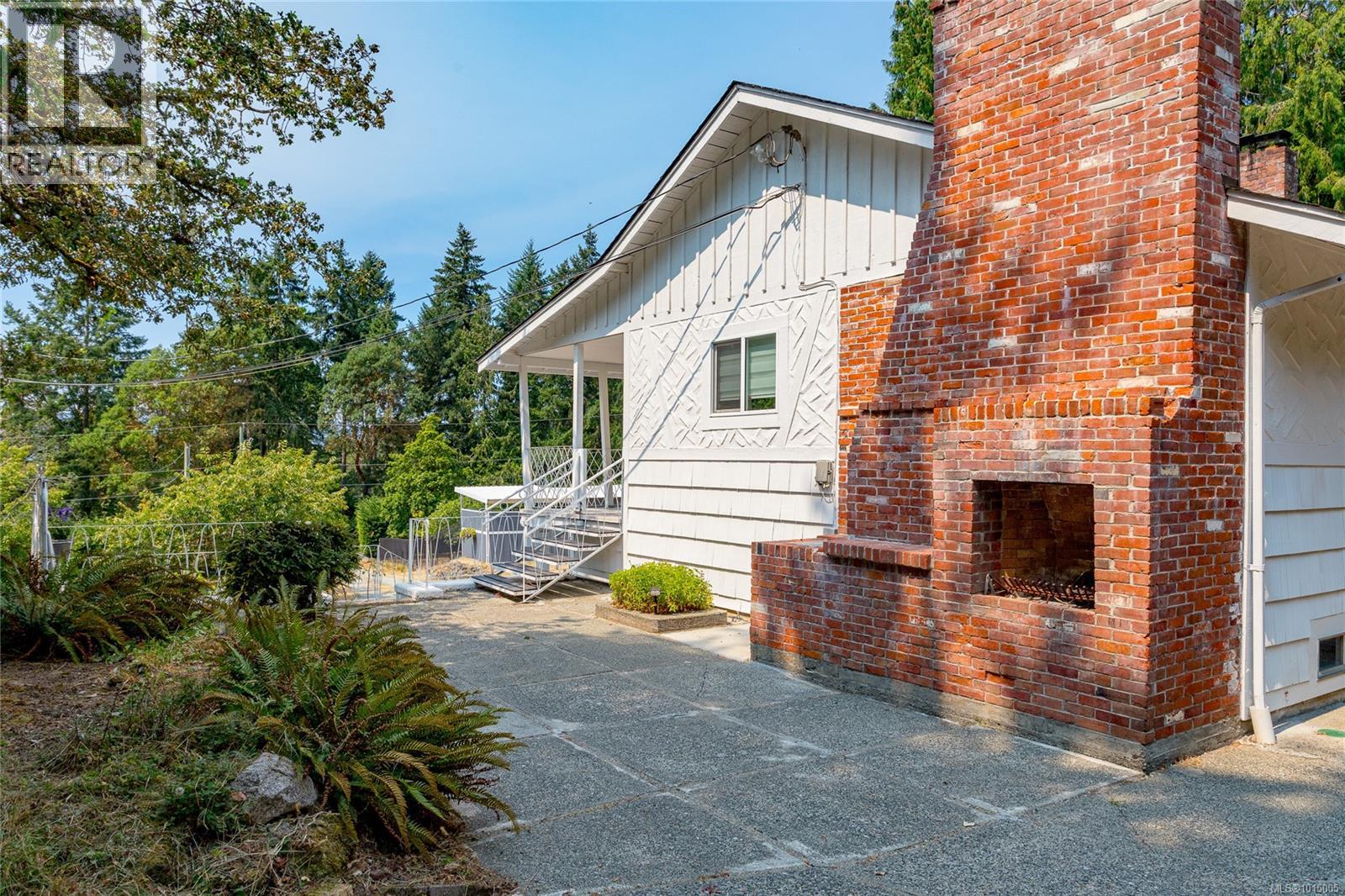 11255 Nitinat Rd, North Saanich