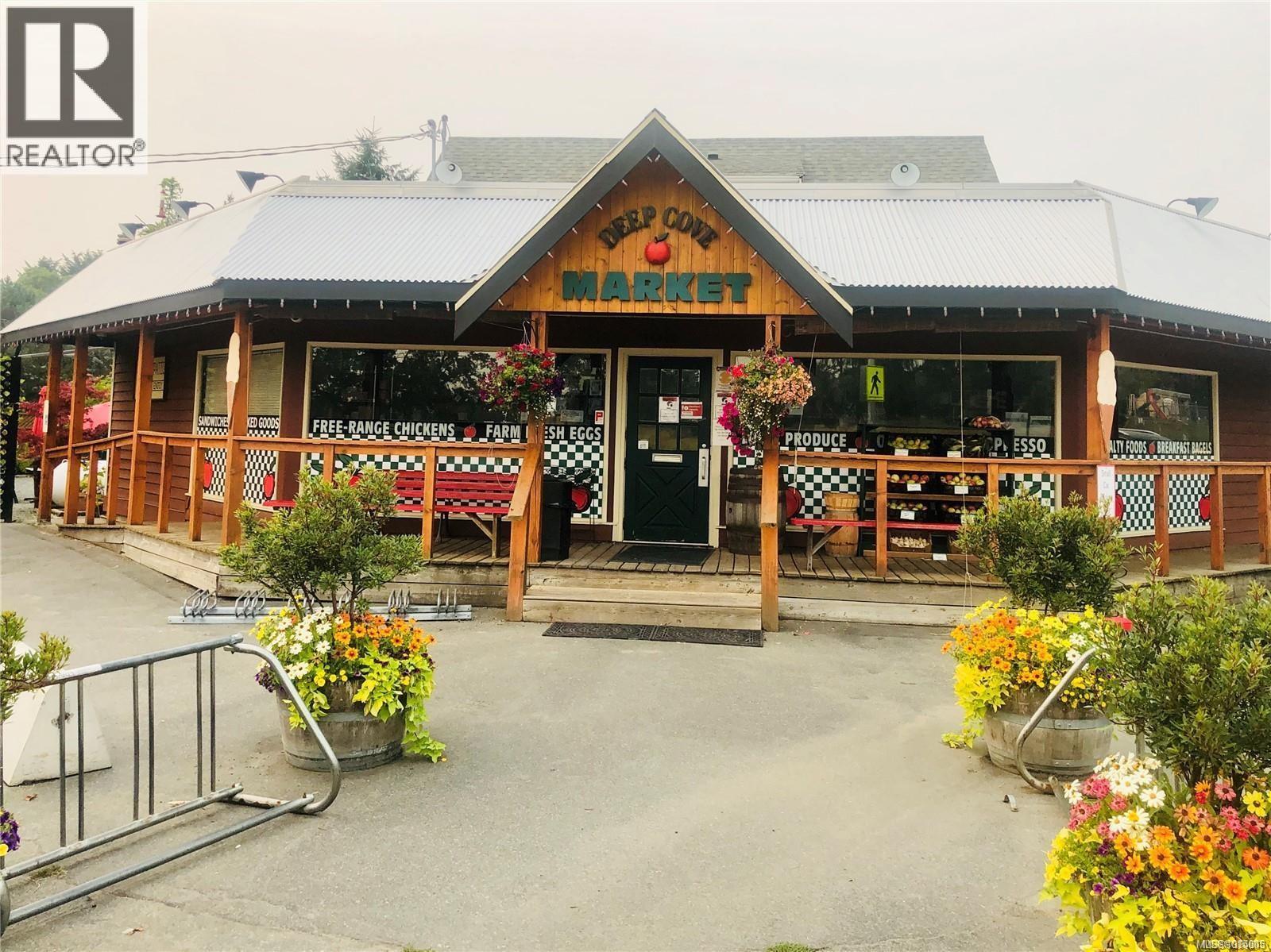 11255 Nitinat Rd, North Saanich