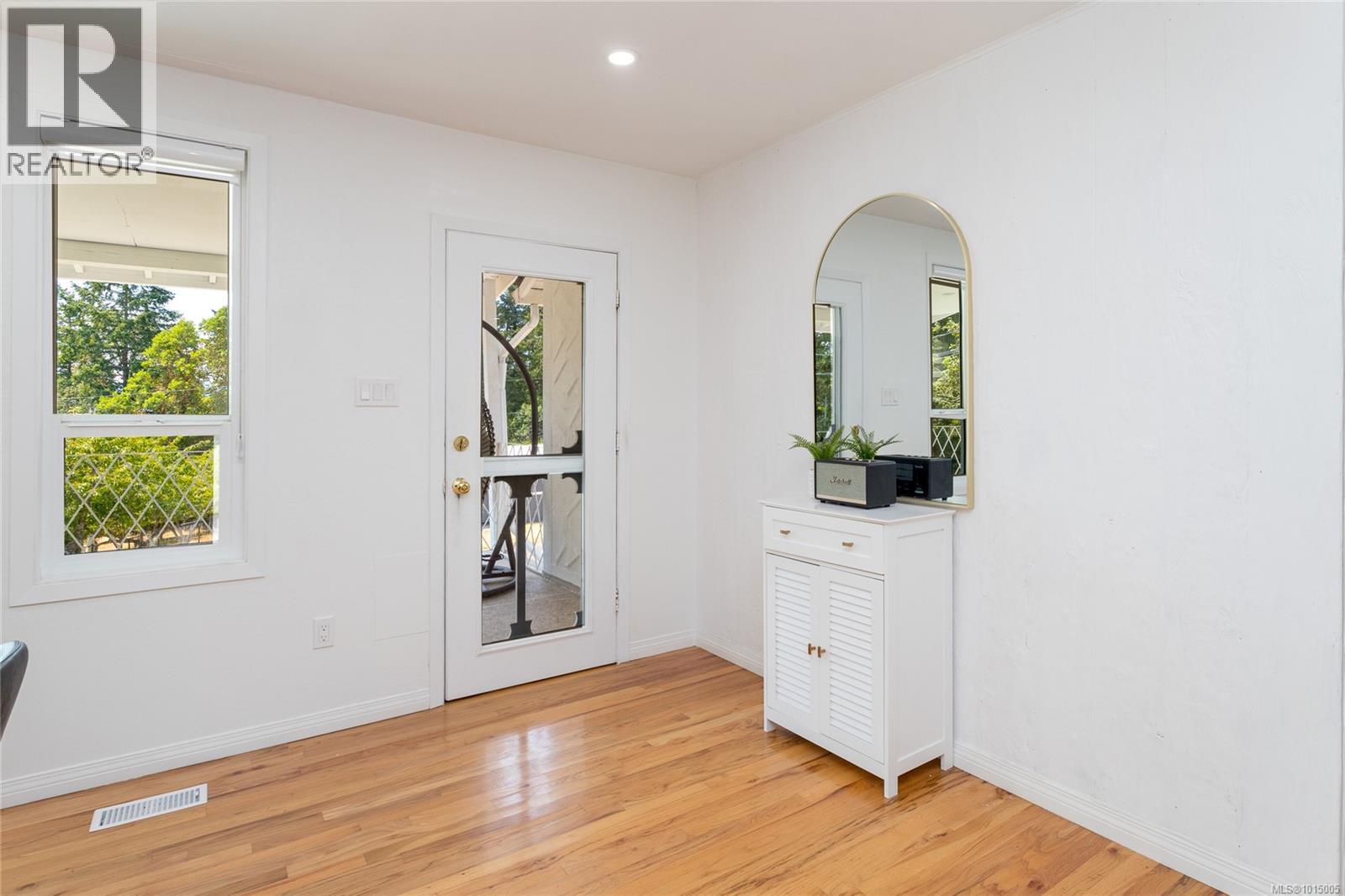 11255 Nitinat Rd, North Saanich