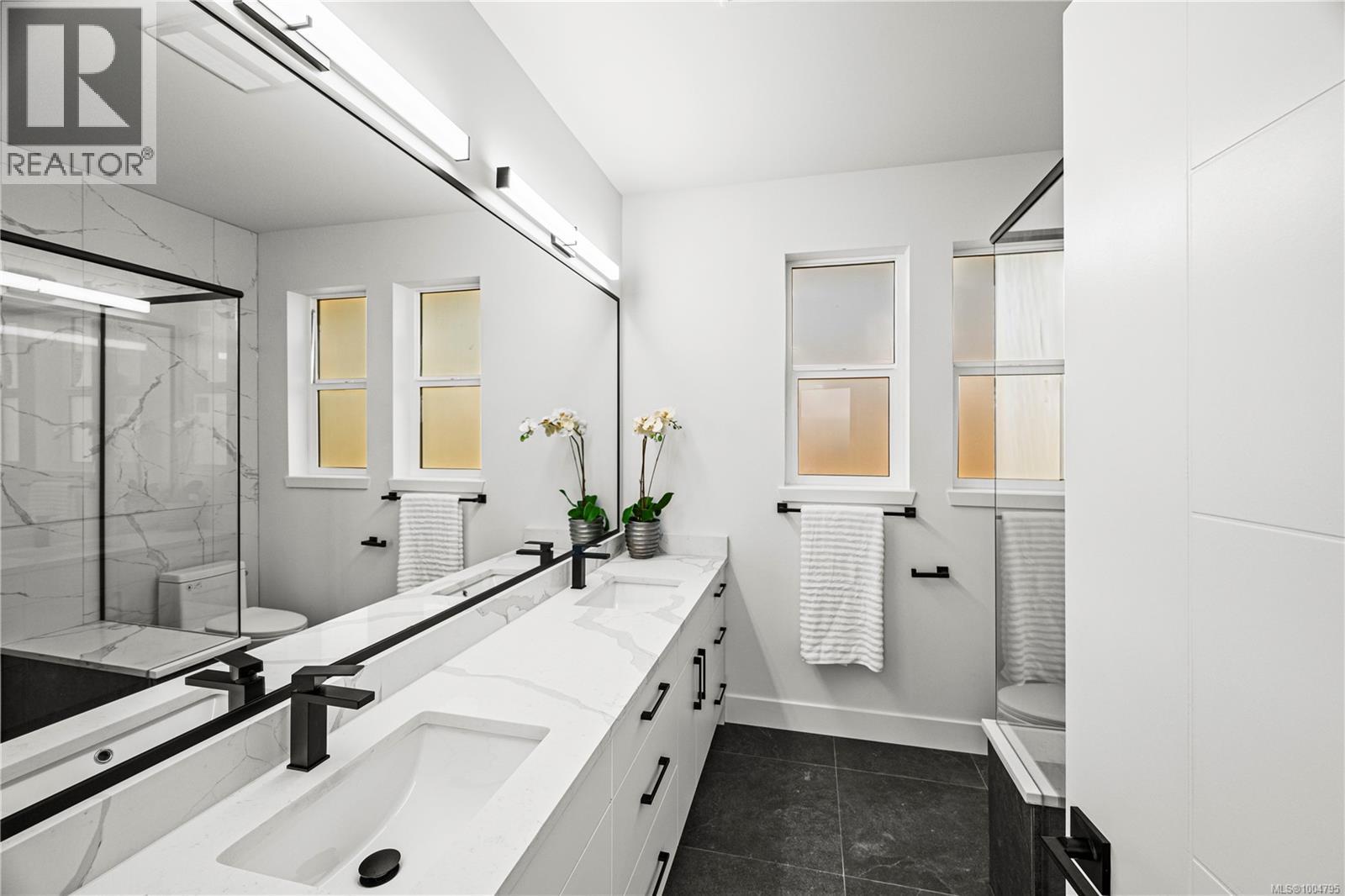 2310 Hudson Terr, Sooke