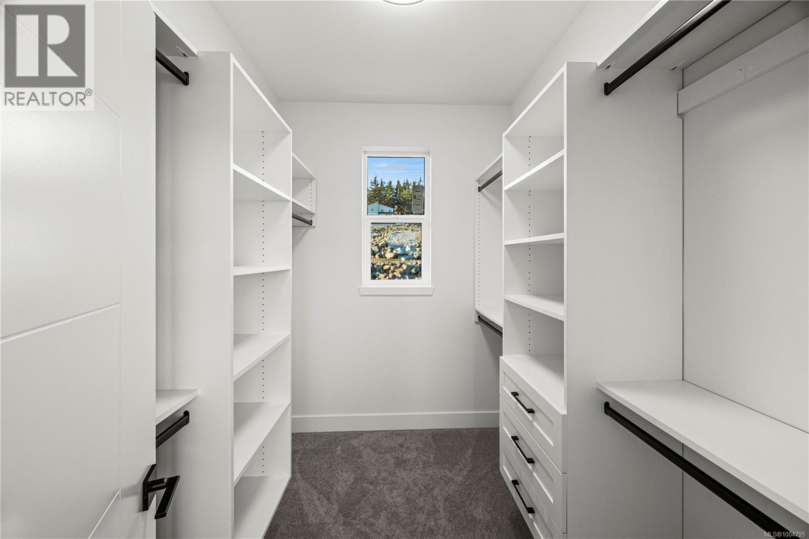 2310 Hudson Terr, Sooke