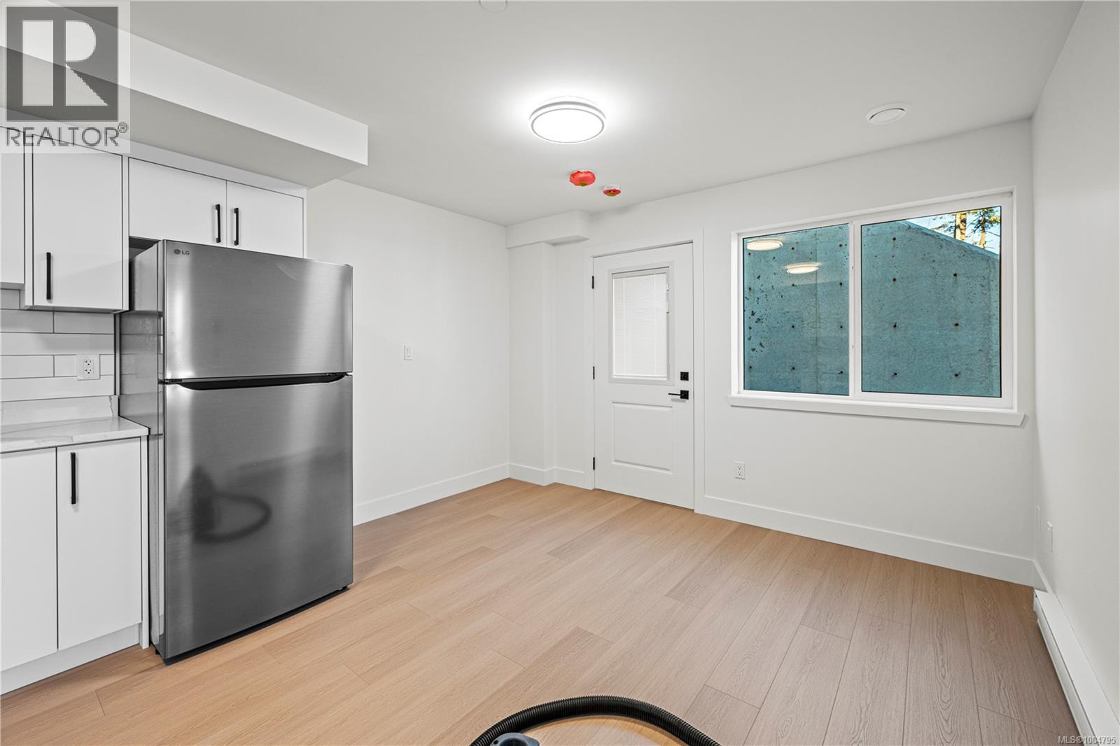 2310 Hudson Terr, Sooke