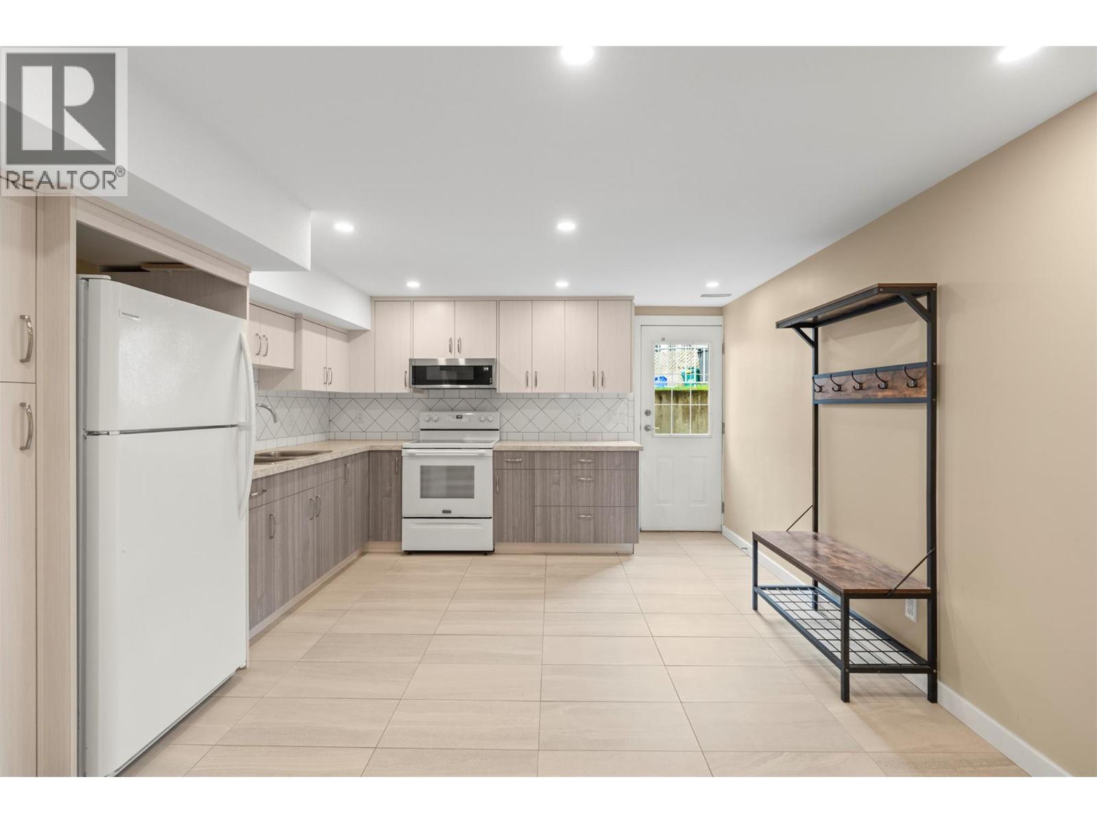 2039 Game Court, Armstrong