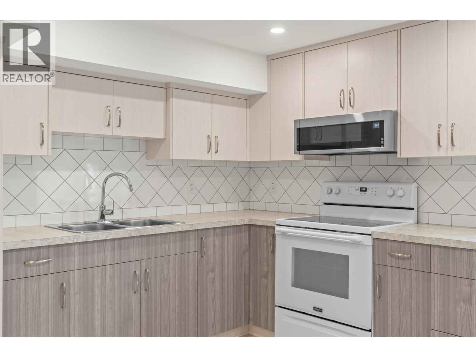 2039 Game Court, Armstrong