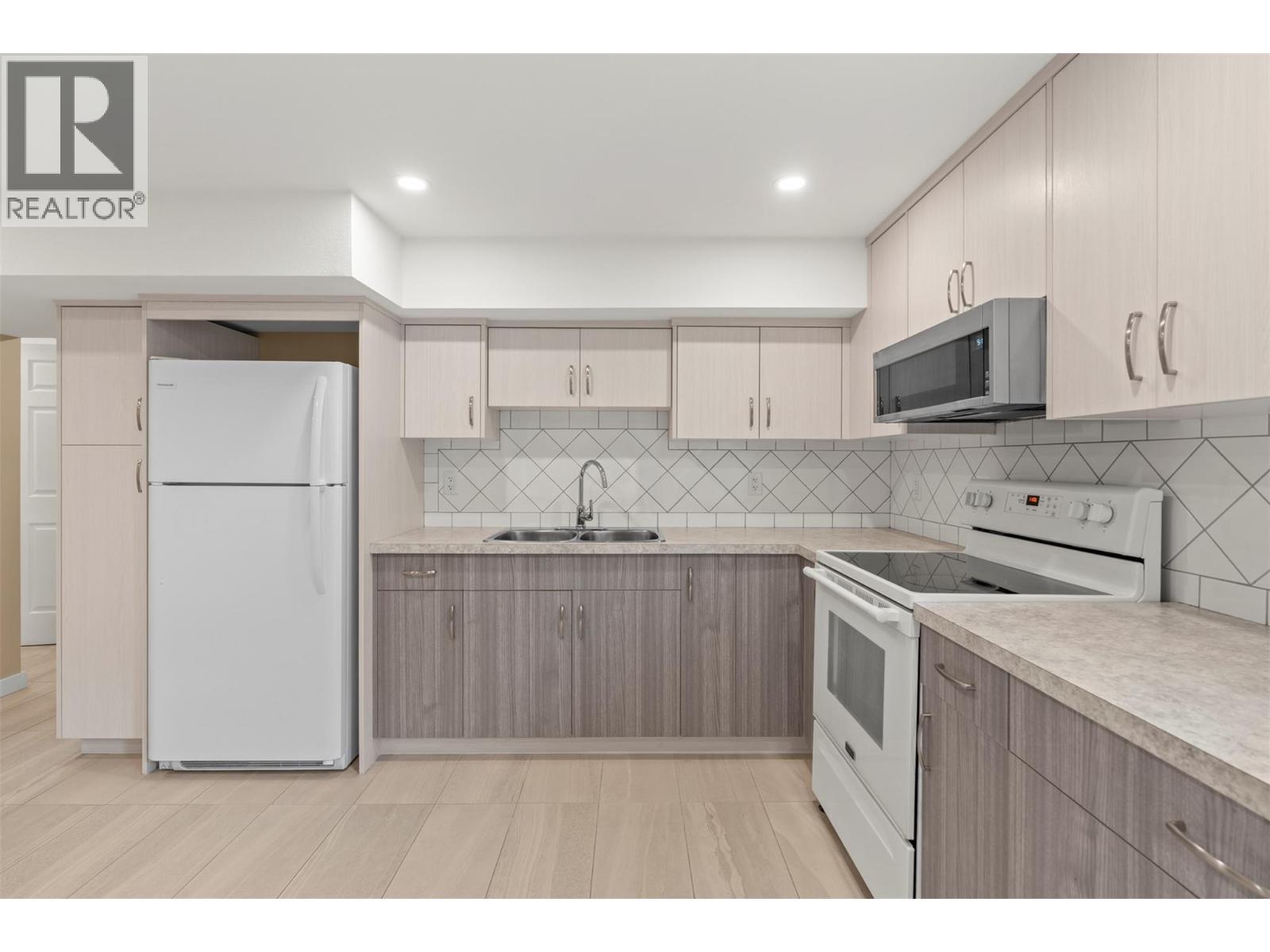 2039 Game Court, Armstrong