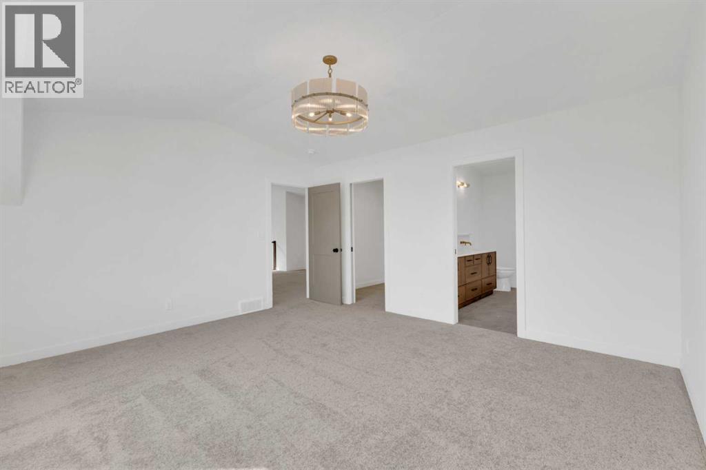 Single Family House for Sale in  Eaton Crescent Evergreen Red Deer 