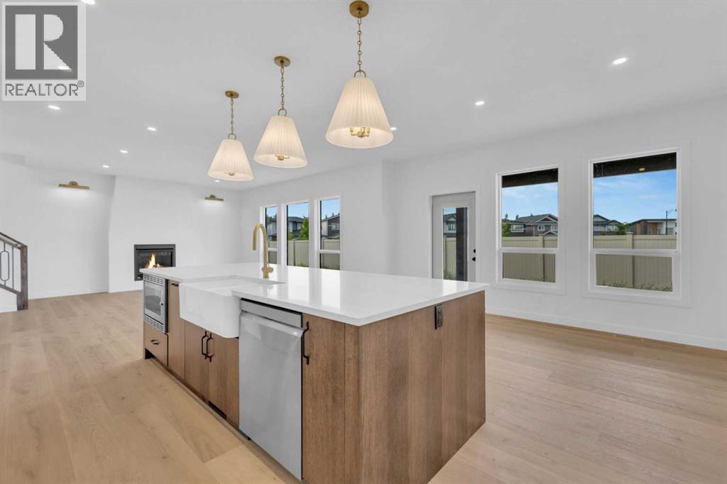 Single Family House for Sale in  Eaton Crescent Evergreen Red Deer 