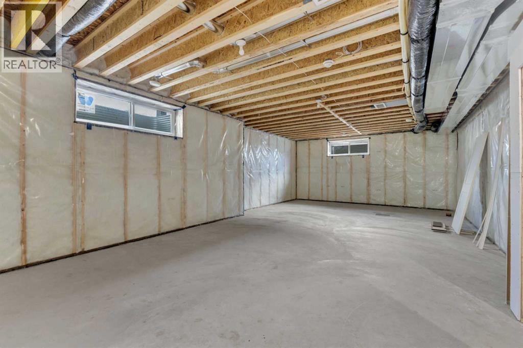 Single Family House for Sale in  Eaton Crescent Evergreen Red Deer 