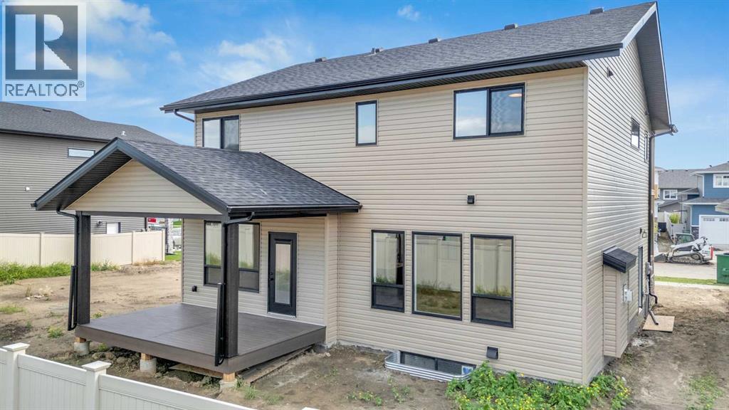 Single Family House for Sale in  Eaton Crescent Evergreen Red Deer 