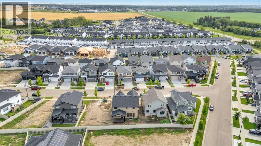 Single Family House for Sale in  Eaton Crescent Evergreen Red Deer 