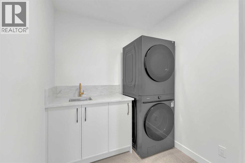 Single Family House for Sale in  Eaton Crescent Evergreen Red Deer 