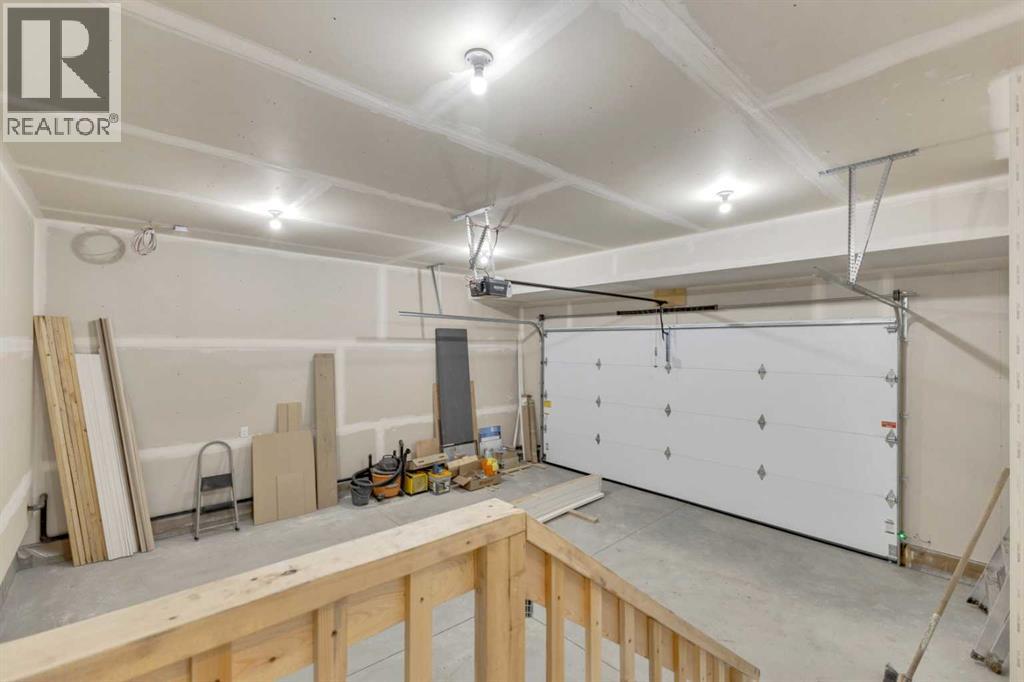 Single Family House for Sale in  Eaton Crescent Evergreen Red Deer 