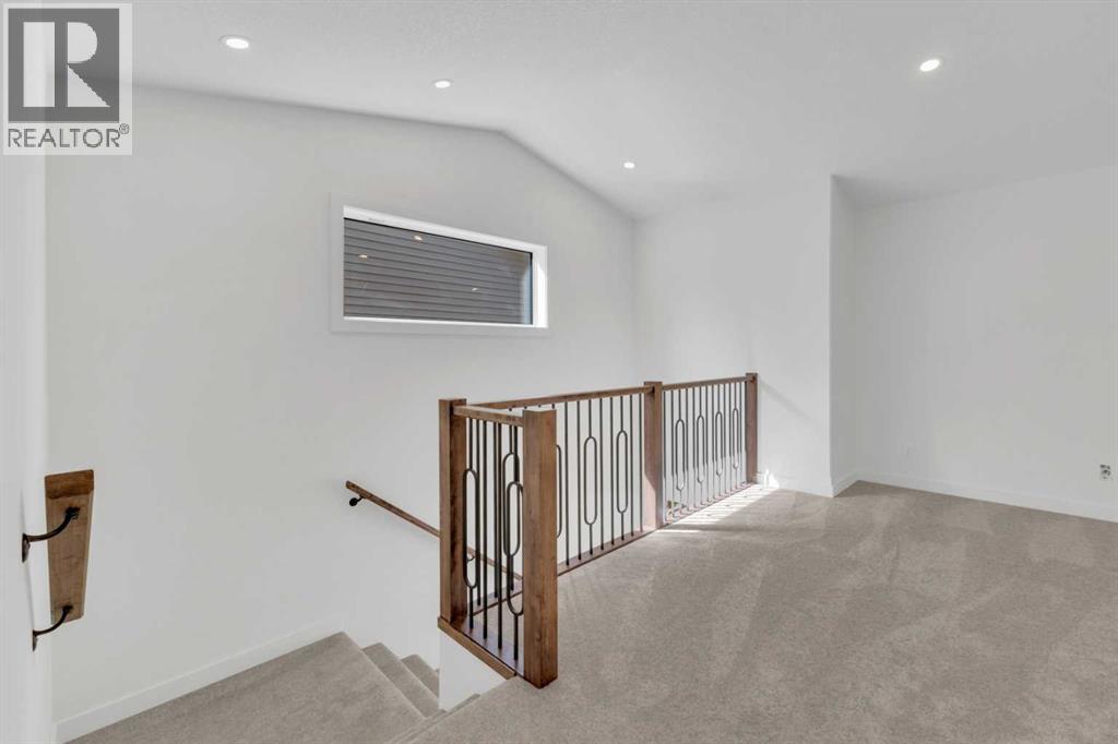 Single Family House for Sale in  Eaton Crescent Evergreen Red Deer 