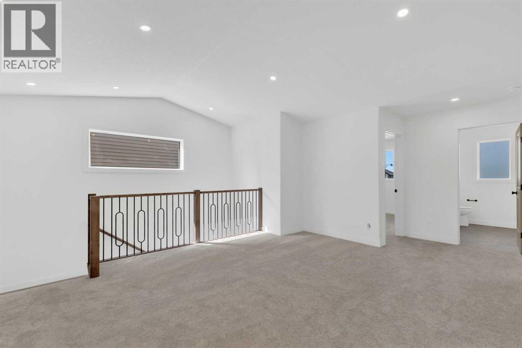 Single Family House for Sale in  Eaton Crescent Evergreen Red Deer 