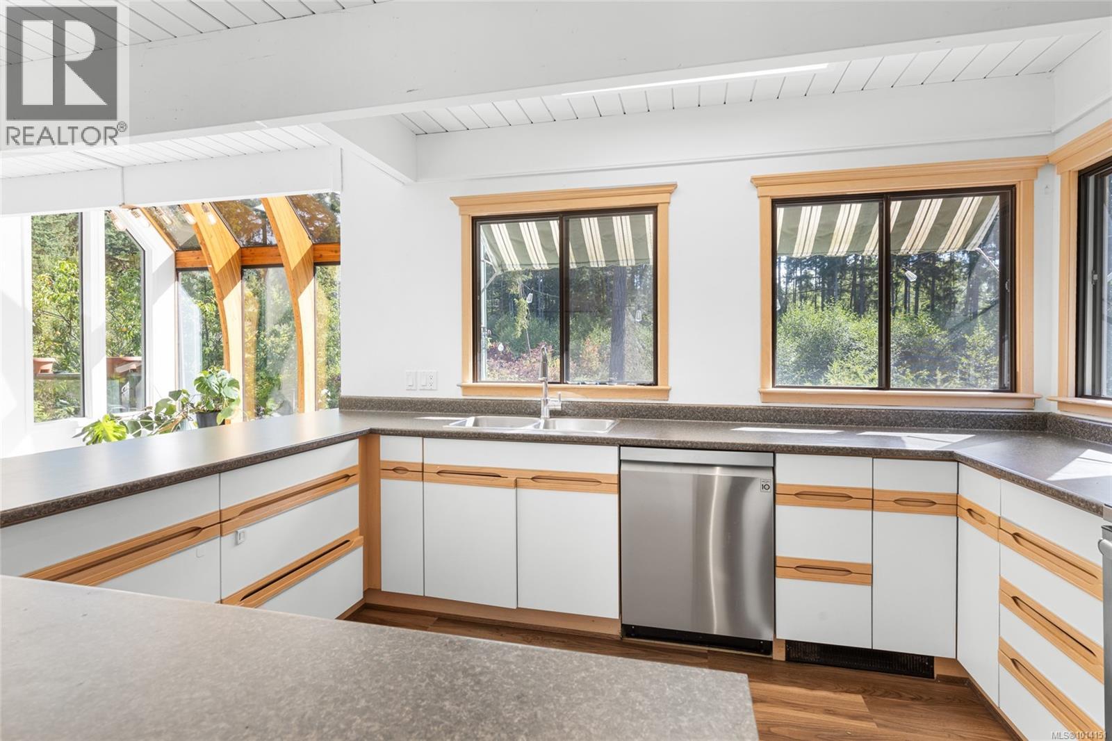 4786 Hillbank Rd, Cowichan Bay