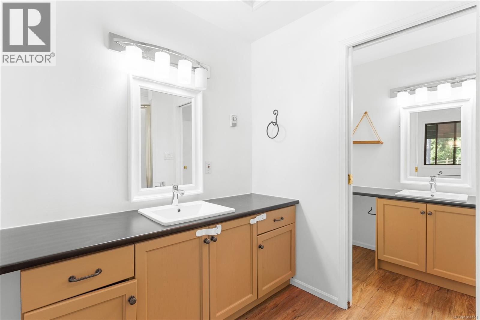 4786 Hillbank Rd, Cowichan Bay