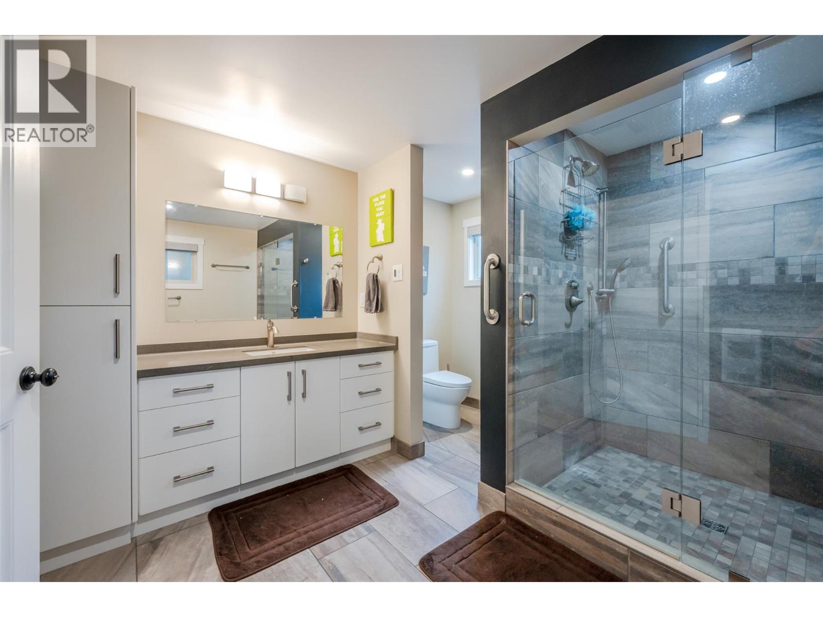 6521 BELLEVUE Drive, Oliver
