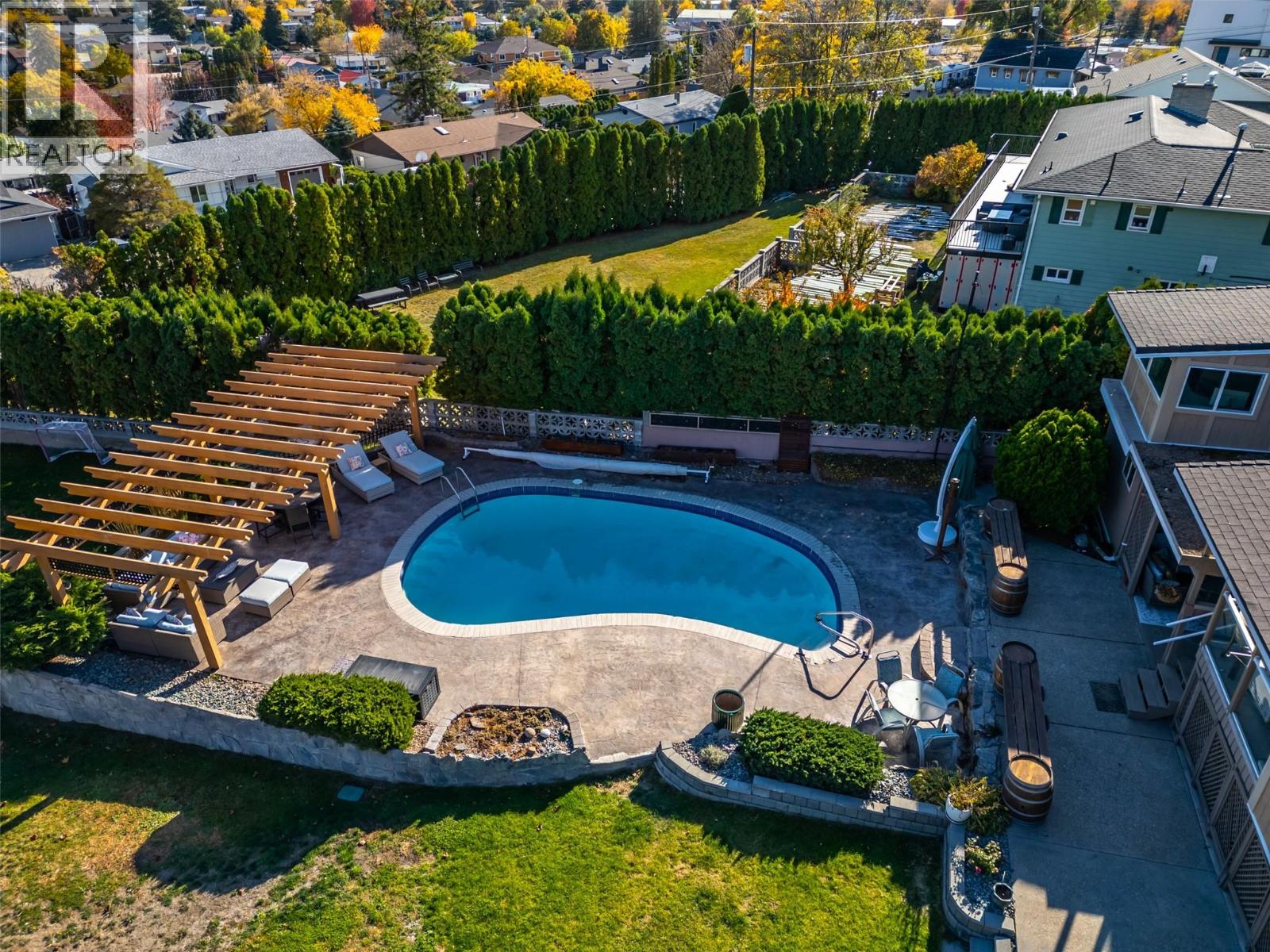 6521 BELLEVUE Drive, Oliver