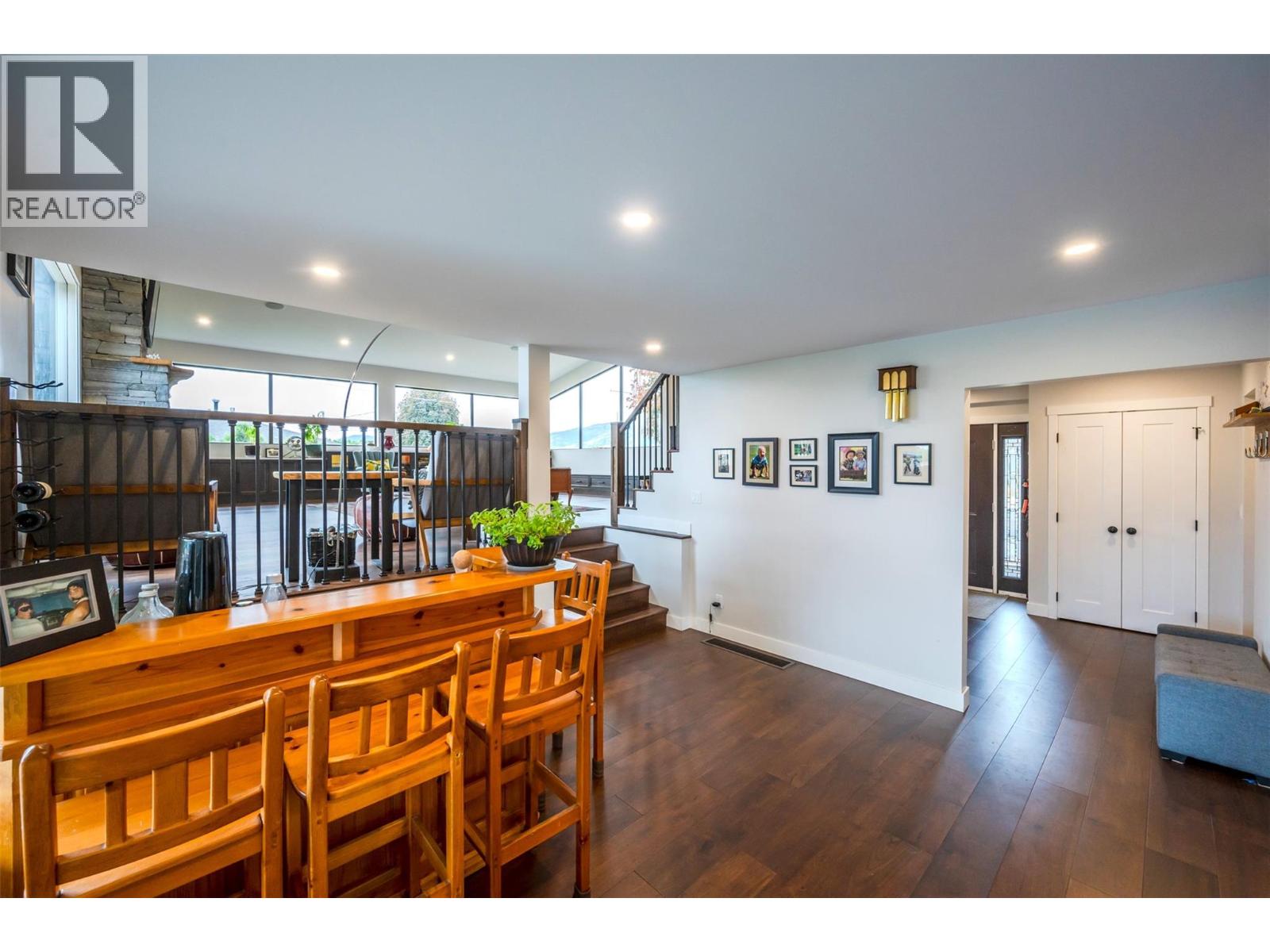 6521 BELLEVUE Drive, Oliver