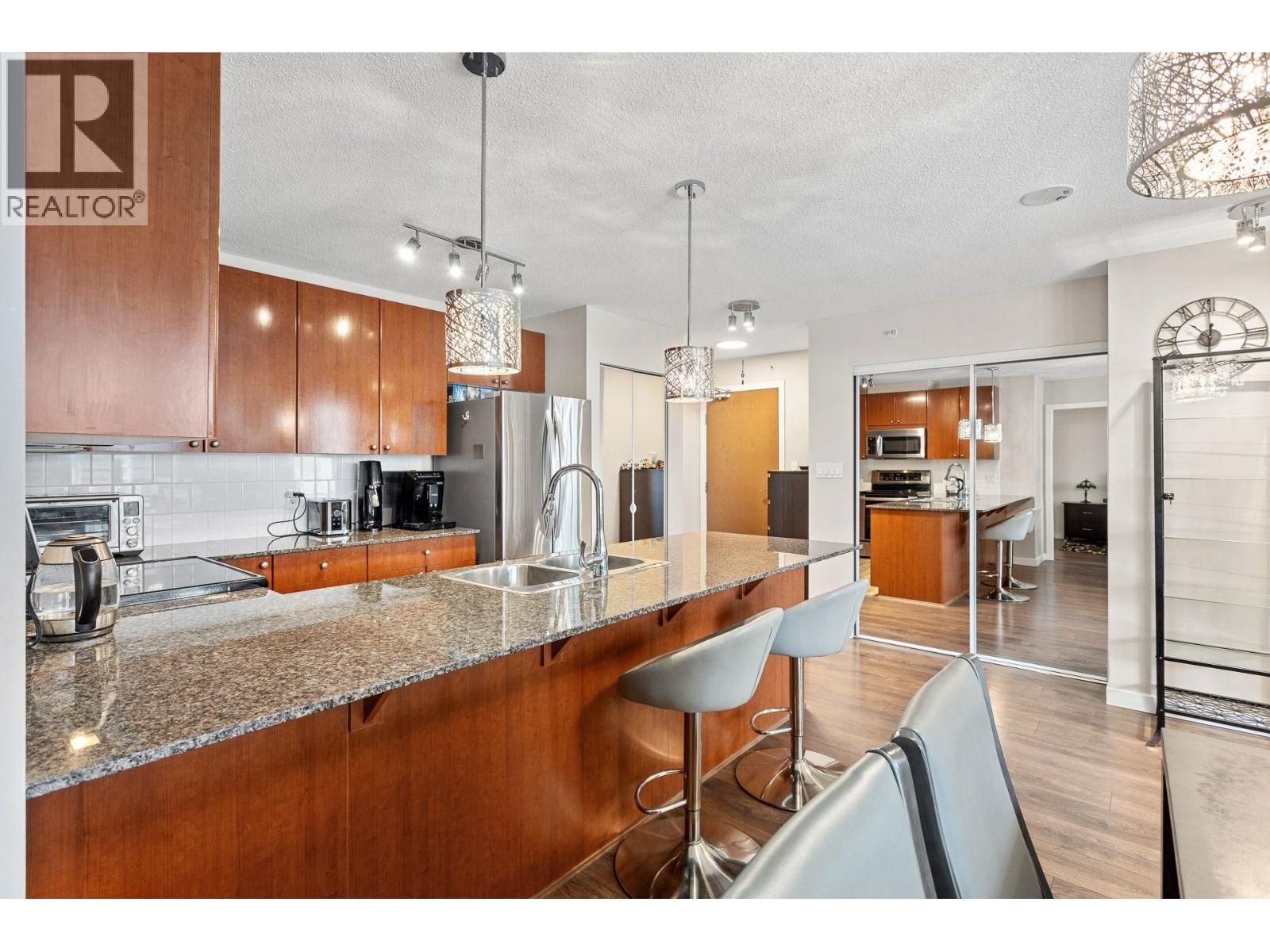 1106 610 VICTORIA STREET, New Westminster